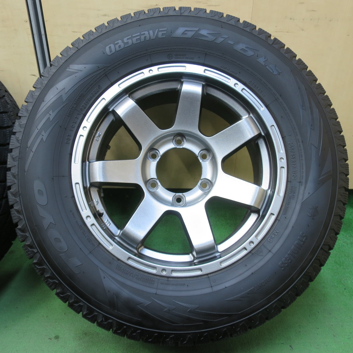 バリ溝！22年！キレイ！9.5分★スタッドレス MAD CROSS MC-76 265/65R17 トーヨー オブザーブ GSi-6 LS マッドクロス 17インチ PCD139.7/6H★5051901イス