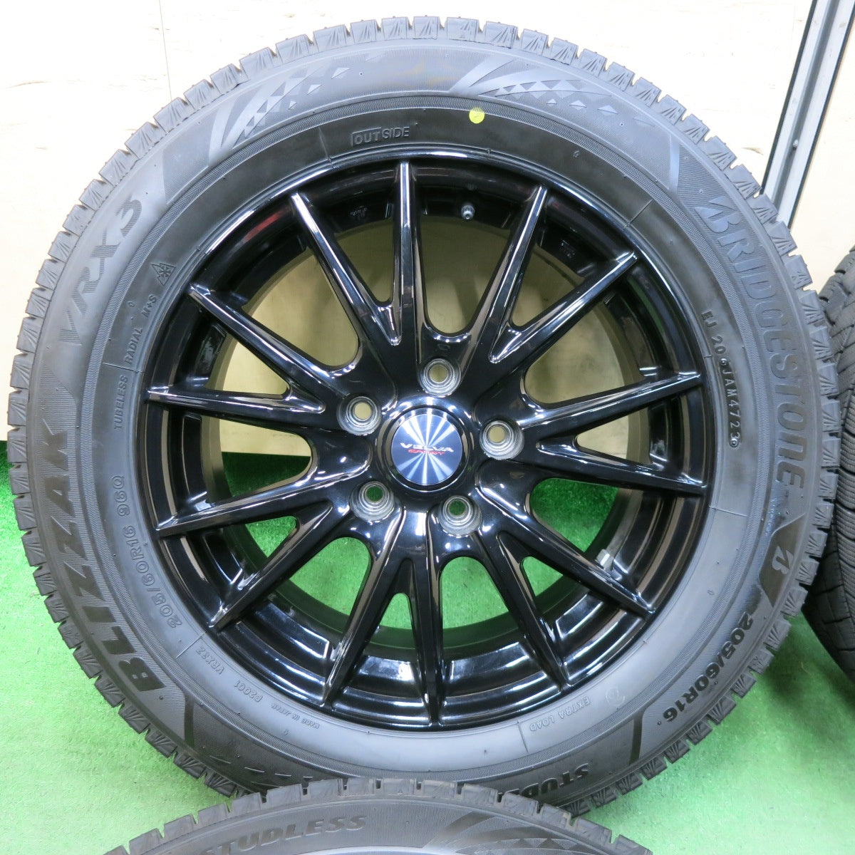 [送料無料] バリ溝！23年！キレイ！ほぼ10分★スタッドレス 205/60R16 ブリヂストン ブリザック VRX3 VELVA SPORT ヴェルヴァ 16インチ PCD114.3/5H★4112907SYス