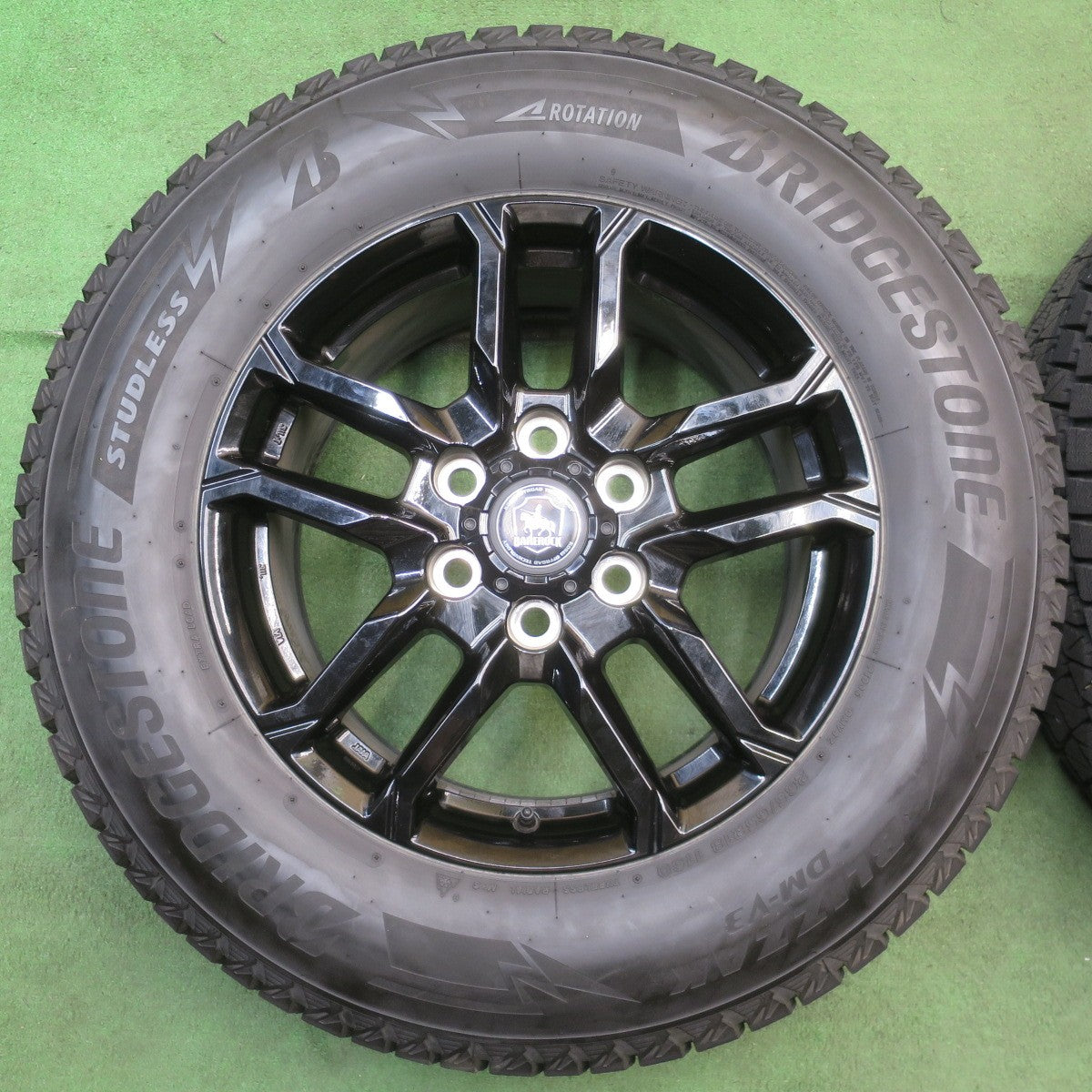 バリ溝！24年！9.5分★スタッドレス 265/65R18 ブリヂストン ブリザック DM-V3 BAREROCK BISON KOSEI ベアロック バイソン 18インチ PCD139.7/6H★6051906NJス