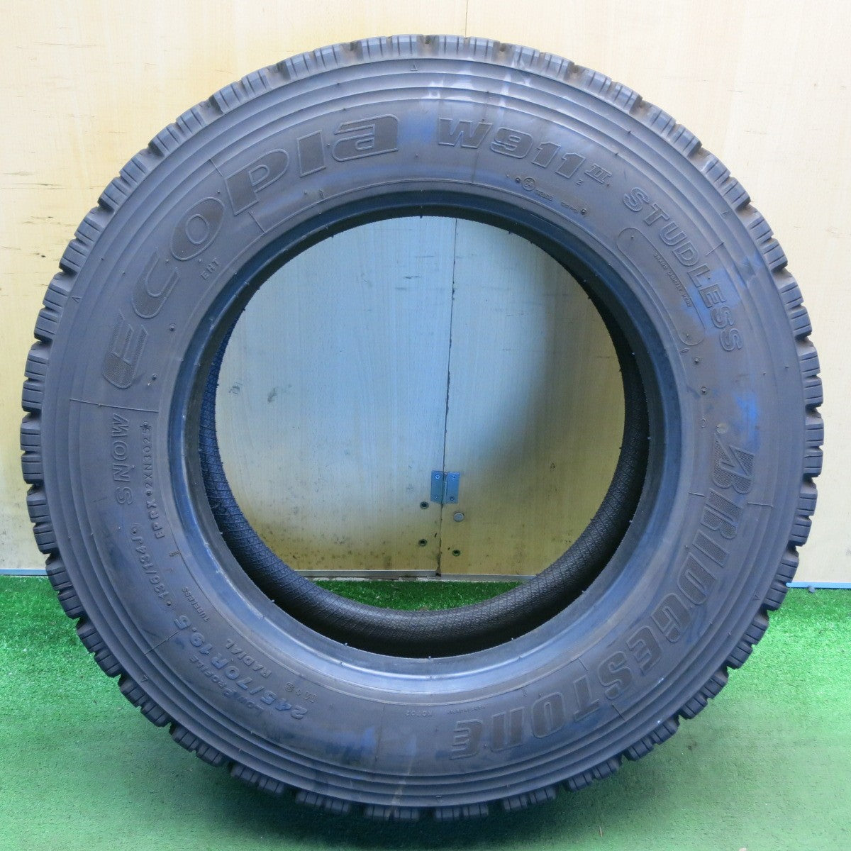 1本価格！25年★トラック タイヤ 245/70R19.5 136/134J スタッドレス ブリヂストン エコピア W911 Ⅱ 19.5インチ★6072905KKスタ
