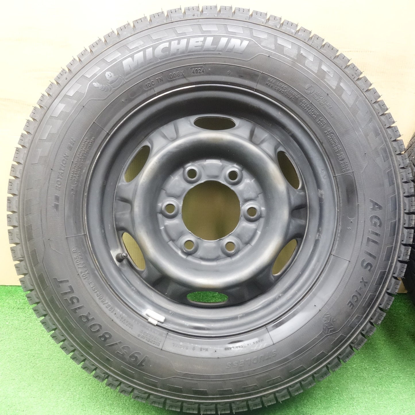 バリ溝！24年！9.5分以上★日産 キャラバン 純正 スチール 195/80R15 107/105R スタッドレス ミシュラン AGILIS X-ICE 15インチ PCD139.7/6H★6041102KTス