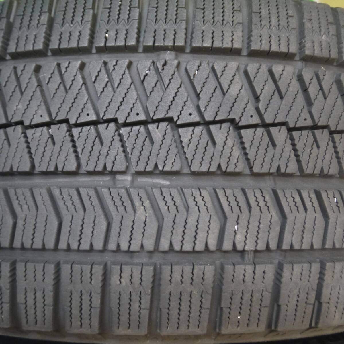 バリ溝！キレイ！8.5分★Lehrmeister L-F FIRST 215/55R17 スタッドレス ブリヂストン ブリザック VRX2 レアマイスター LFファースト 17インチ PCD114.3/5H★5021011Hス