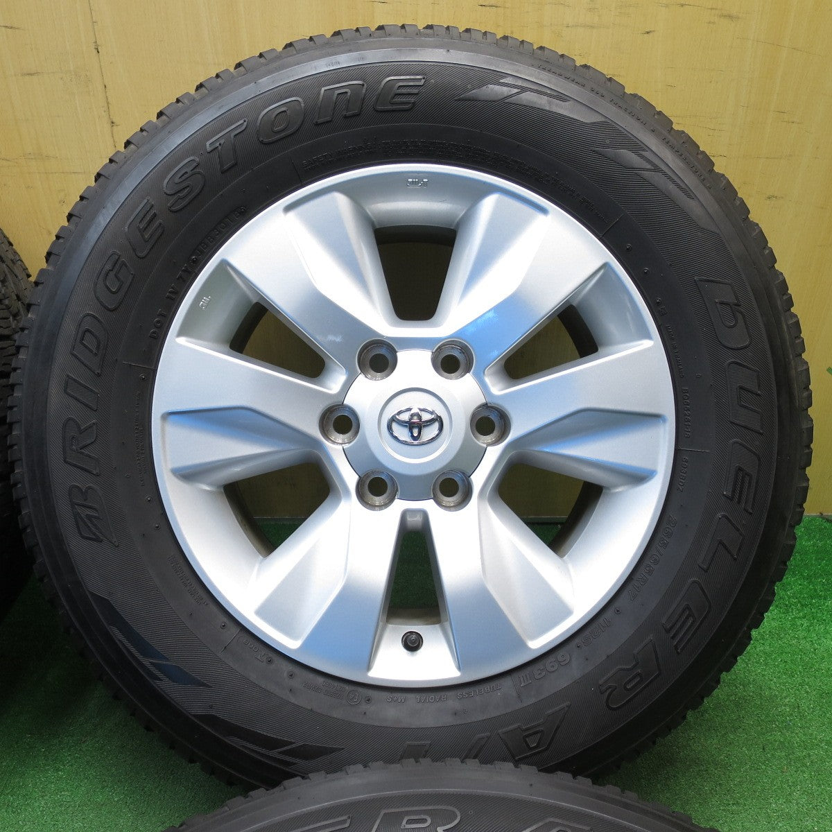 [送料無料] キレイ★トヨタ GUN125 ハイラックス 純正 265/65R17 ブリヂストン デューラー A/T 693Ⅲ 17インチ PCD139.7/6H★5020102クノ