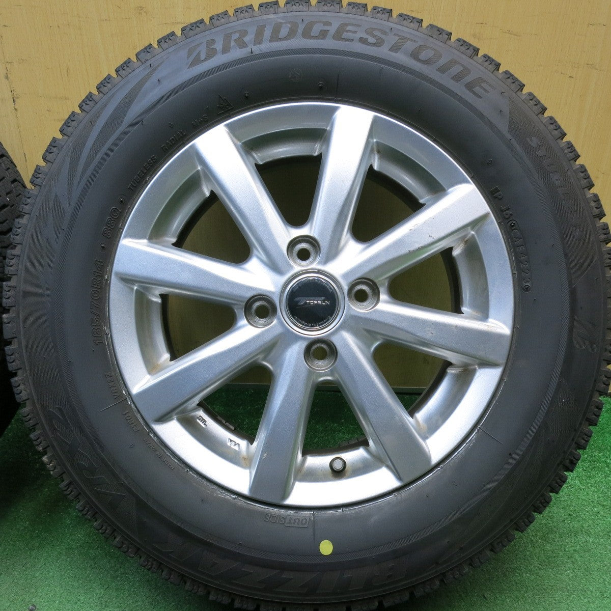 バリ溝！23年！9分★スタッドレス 185/70R14 ブリヂストン ブリザック VRX2 TOPRUN トップラン 14インチ PCD100/4H★6032804HAス