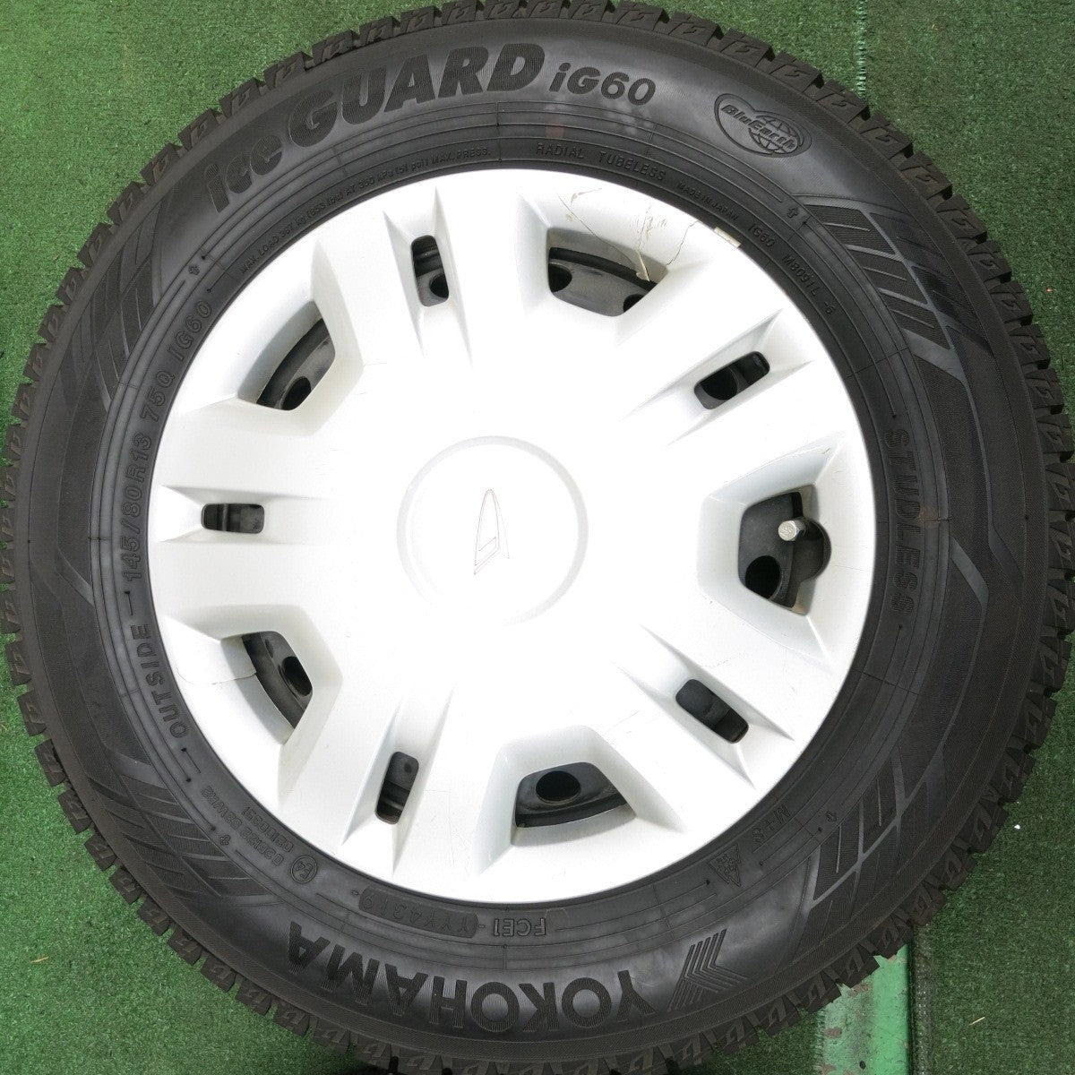 *送料無料* 超バリ溝！ほぼ10分★ダイハツ ムーヴ 純正 スチール 145/80R13 スタッドレス ヨコハマ アイスガード iG60 13インチ PCD100/4H★4051701HAス