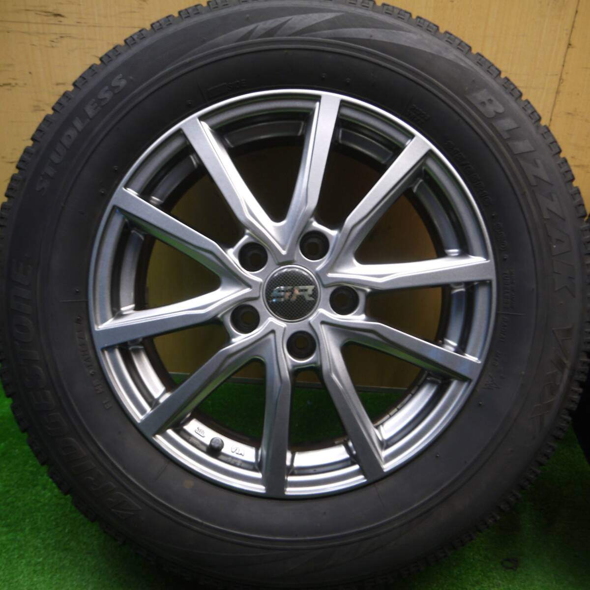 キレイ★スタッドレス 215/65R16 ブリヂストン ブリザック VRX STRANGER ストレンジャー 16インチ PCD114.3/5H★5010801Hス