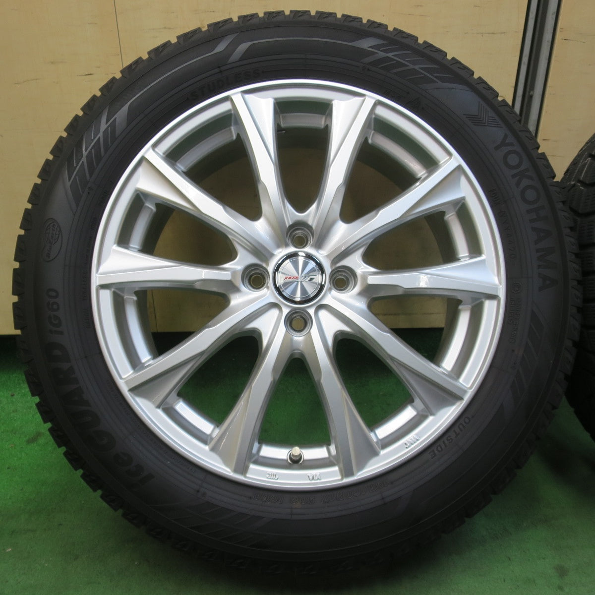 バリ溝！キレイ！9.5分★スタッドレス 195/60R17 ヨコハマ アイスガード iG60 JOKER ジョーカー 17インチ PCD100/4H★6013110イス