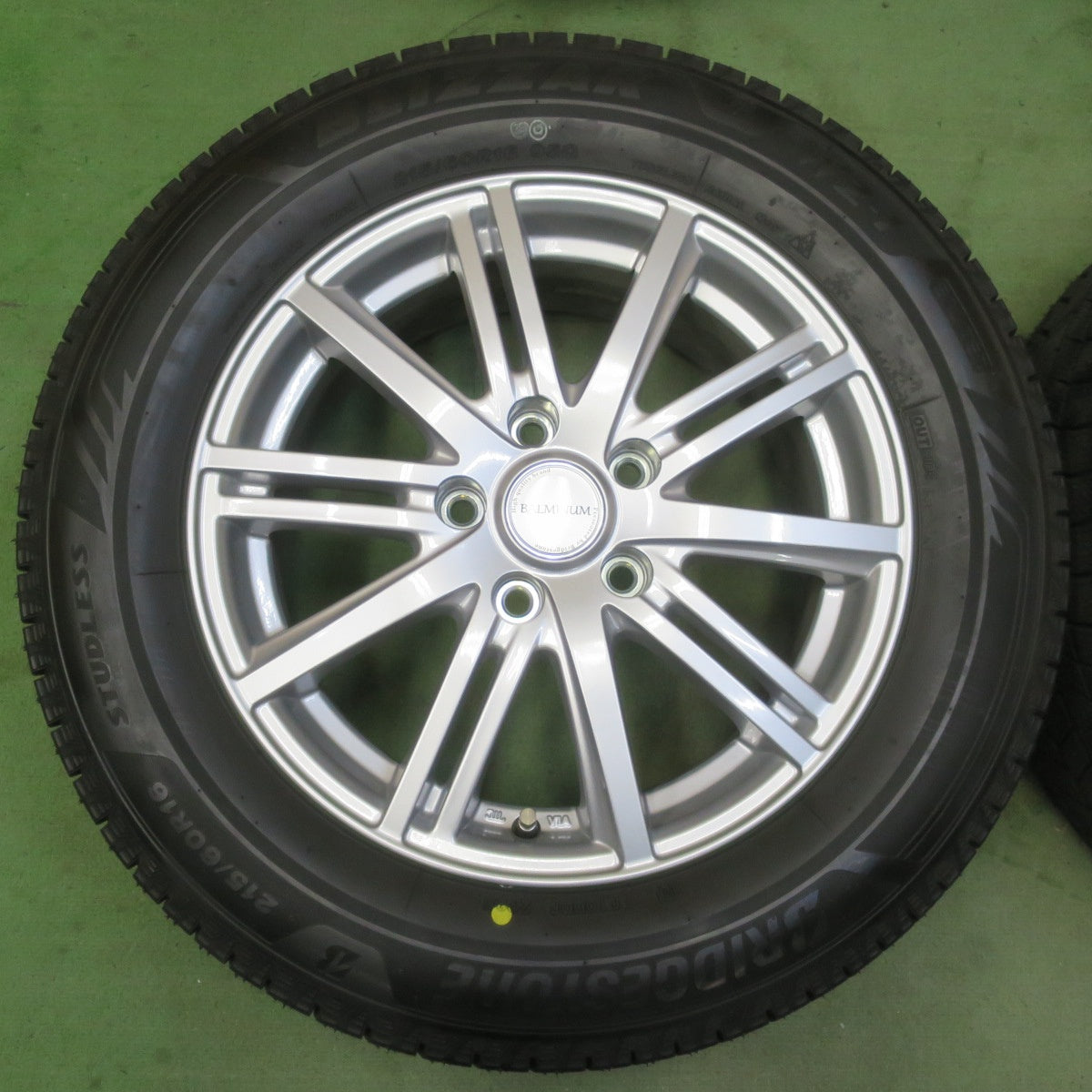 ほぼ未使用！25年！キレイ◎スタッドレス 215/60R16 ブリヂストン ブリザック WZ-1 BALMINUM BR10 バルミナ 16インチ PCD114.3/5H◎6070805イス