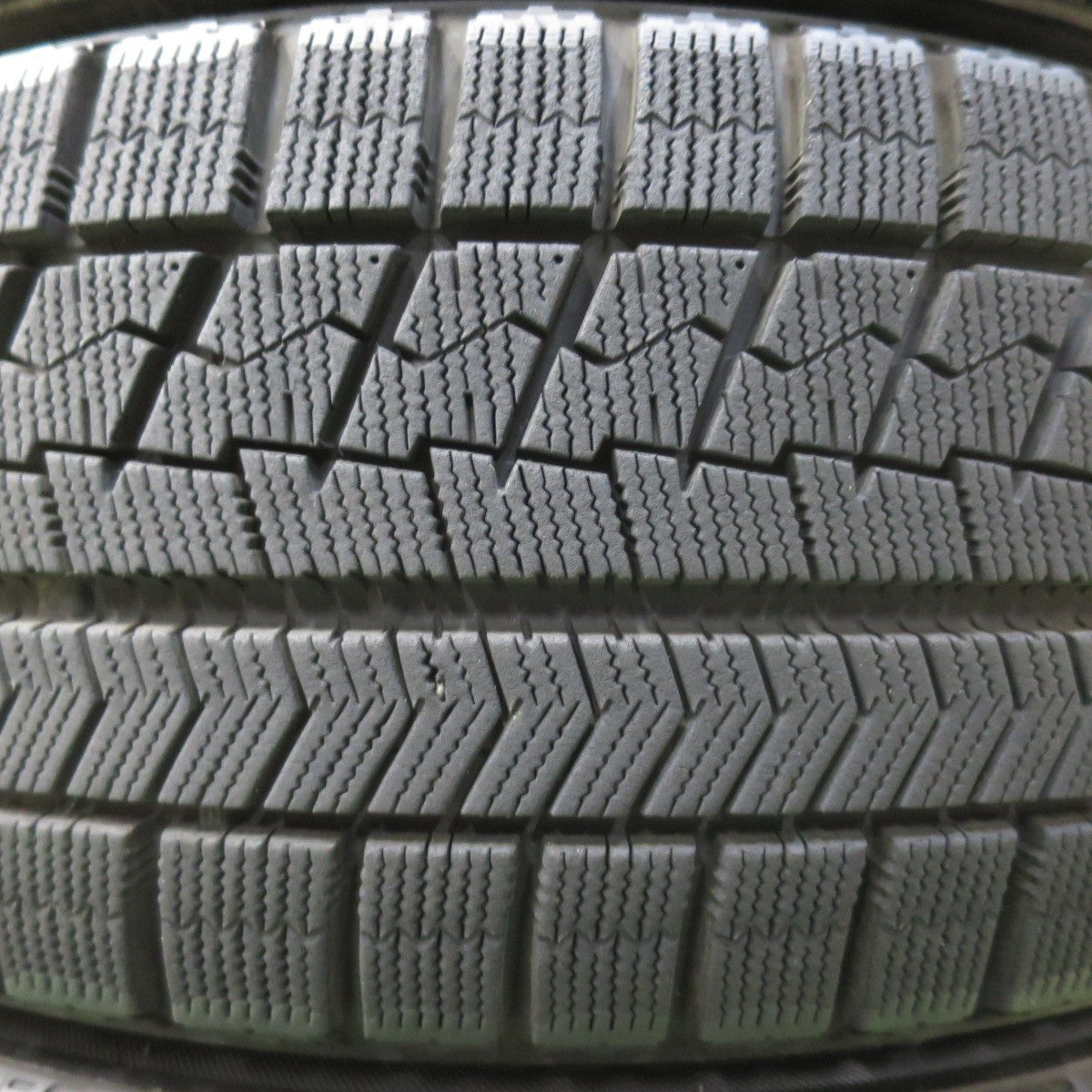 バリ溝！キレイ！9.5分★プリウス 等 215/45R17 スタッドレス ブリヂストン ブリザック VRX ECO FORME エコフォルム 17インチ PCD100/5H★5021707イス