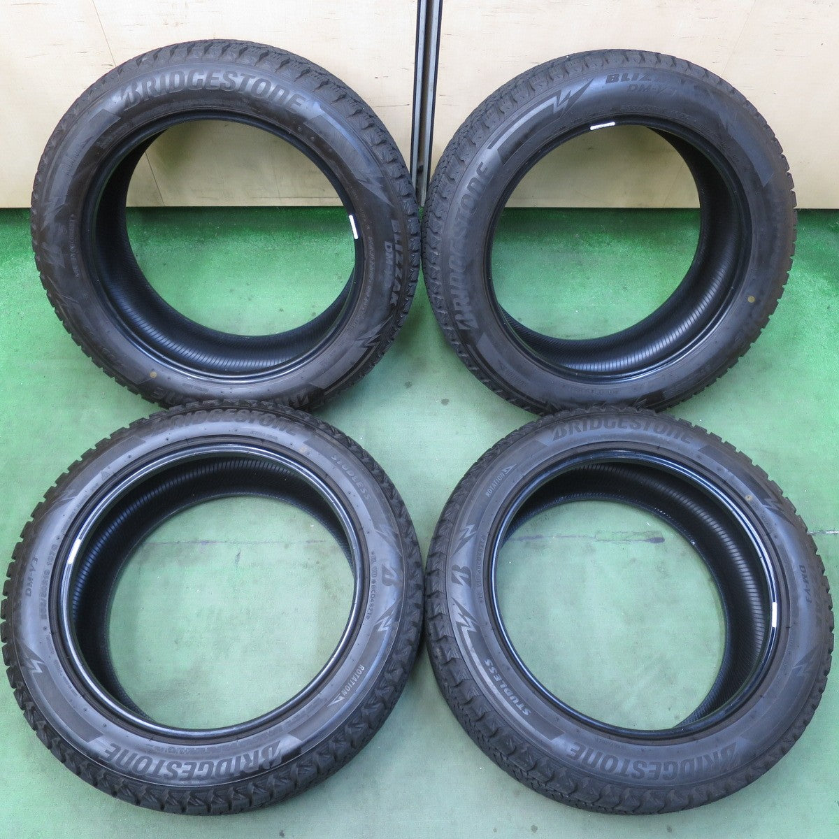 バリ溝！9.5分★スタッドレス 235/55R19 ブリヂストン ブリザック DM-V3 タイヤ 19インチ レクサス RX ハリアー RAV4 等★6010707イスタ