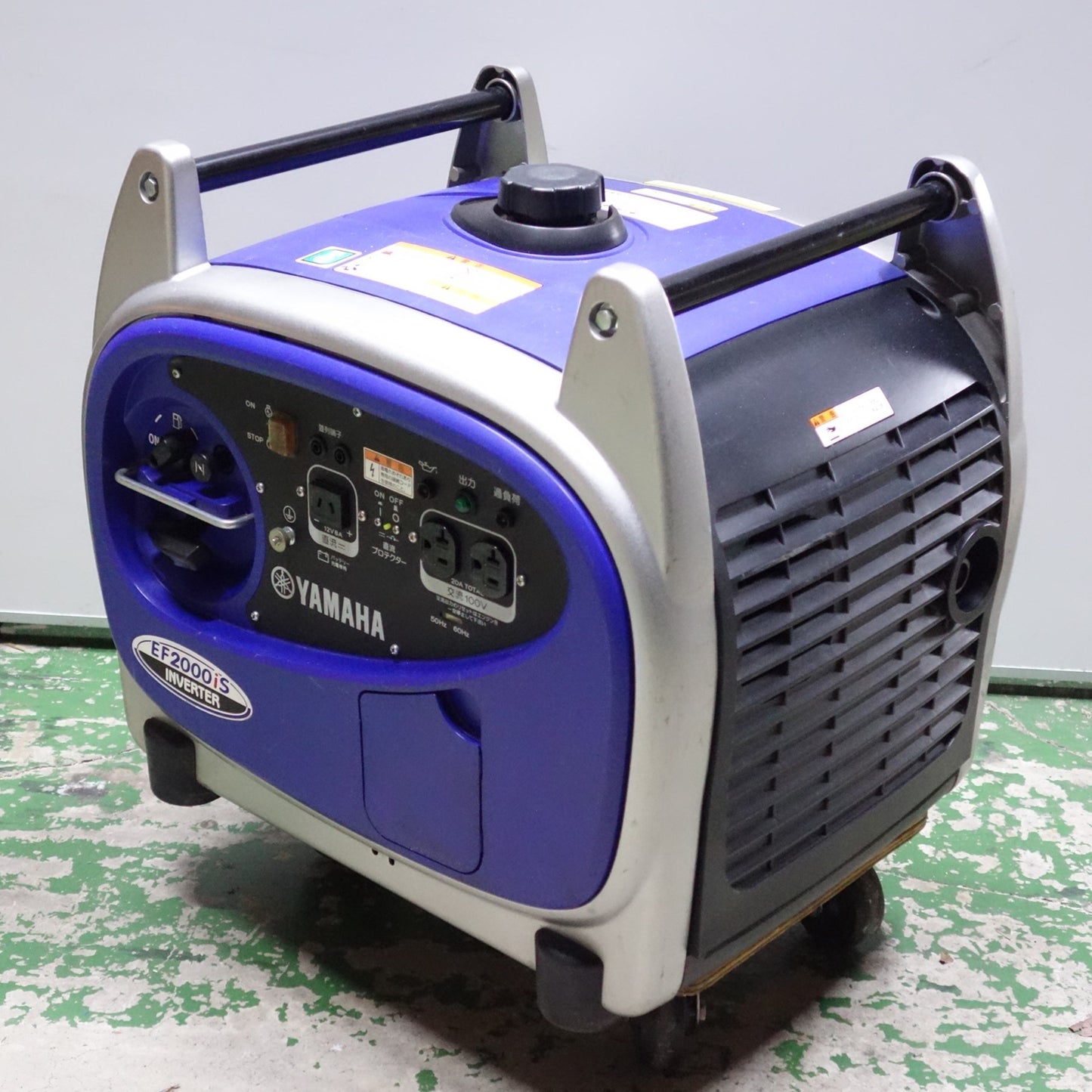 [送料無料] キレイ!付属品付き◆ヤマハ  防音型 インバーター 発電機 ガソリン式 EF2000iS 100V 20A 2.0kVA 50/60Hz 12V 8A◆