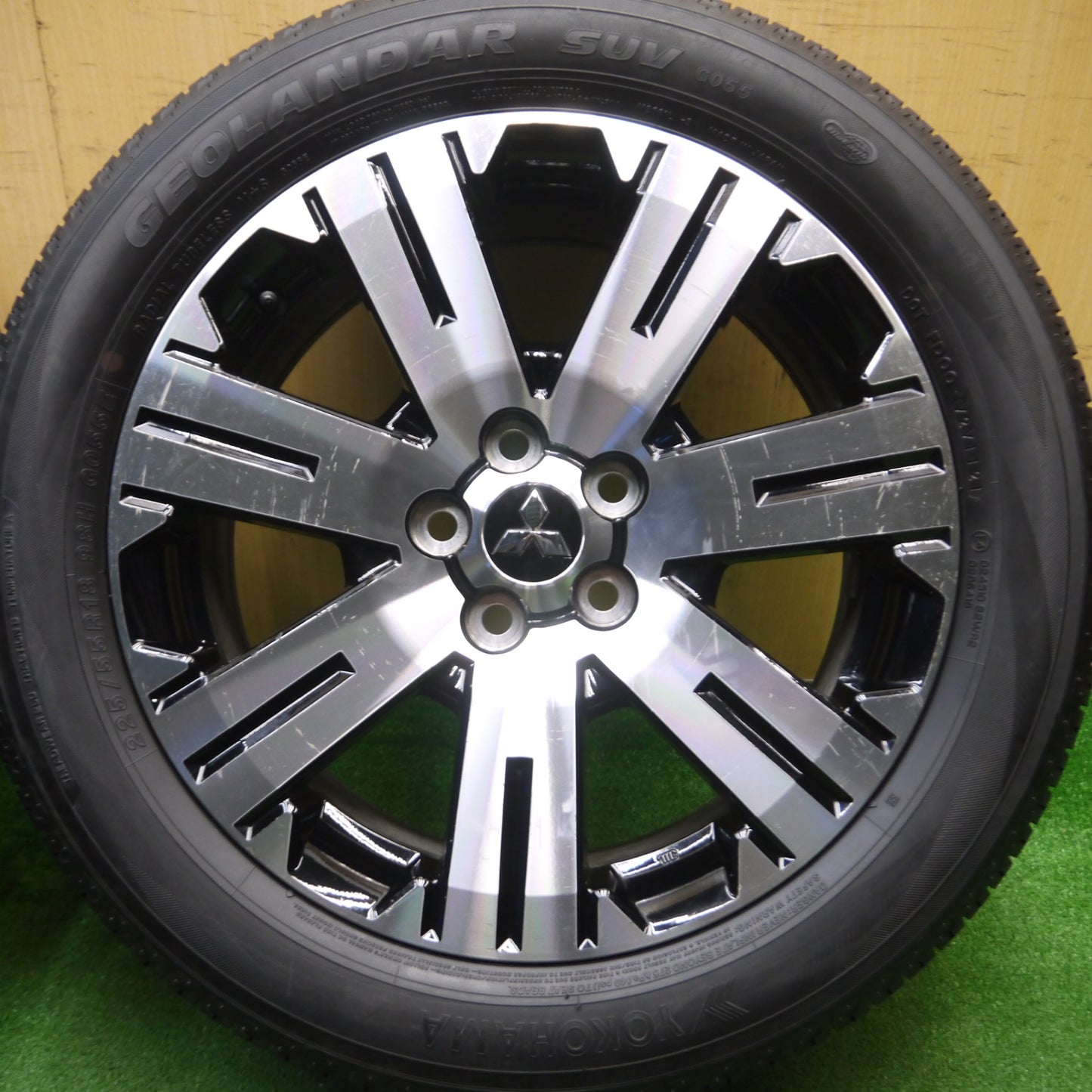 [送料無料] ほぼ新車外し 21年★三菱 デリカ D:5 純正 225/55R18 ヨコハマ ジオランダー SUV G055 G055E 18インチ D5 PCD114.3/5H★5010806Hノ