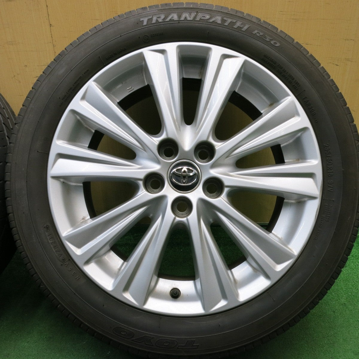 キレイ★トヨタ 30系 アルファード ヴェルファイア 純正 235/50R18 トーヨー トランパス R30 18インチ PCD114.3/5H★5062701AKノ