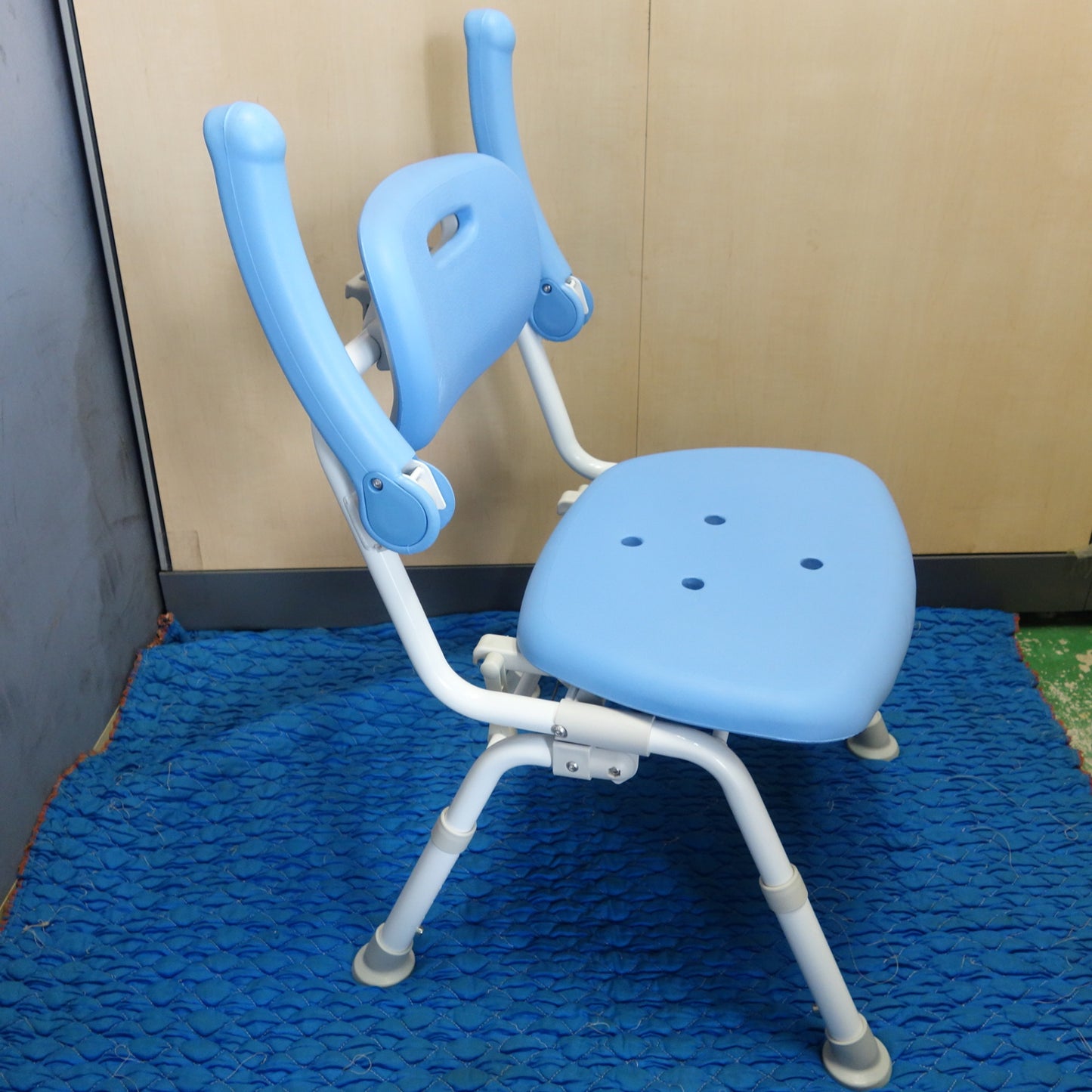 [送料無料] 未使用☆Panasonic シャワー チェア ユクリア PN-L41522 最大使用者体重 100kg パナソニック 入浴 補助 介護 介助 イス 椅子 いす☆
