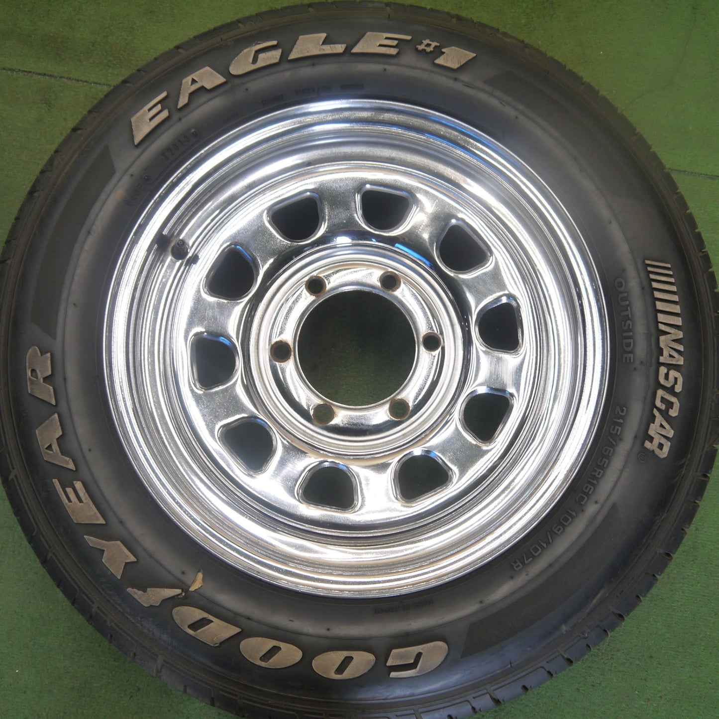 バリ溝！9.5分◎215/65R16 109/107R グッドイヤー イーグル #1 ナスカー DAYTONA デイトナ スチール 16インチ PCD139.7/6H◎6061501Hノ