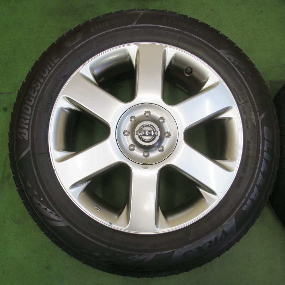 4本価格！21年★日産 E51 エルグランド 純正 215/60R17 スタッドレス ブリヂストン ブリザック VRX3 17インチ PCD114.3/5H★5122001イス