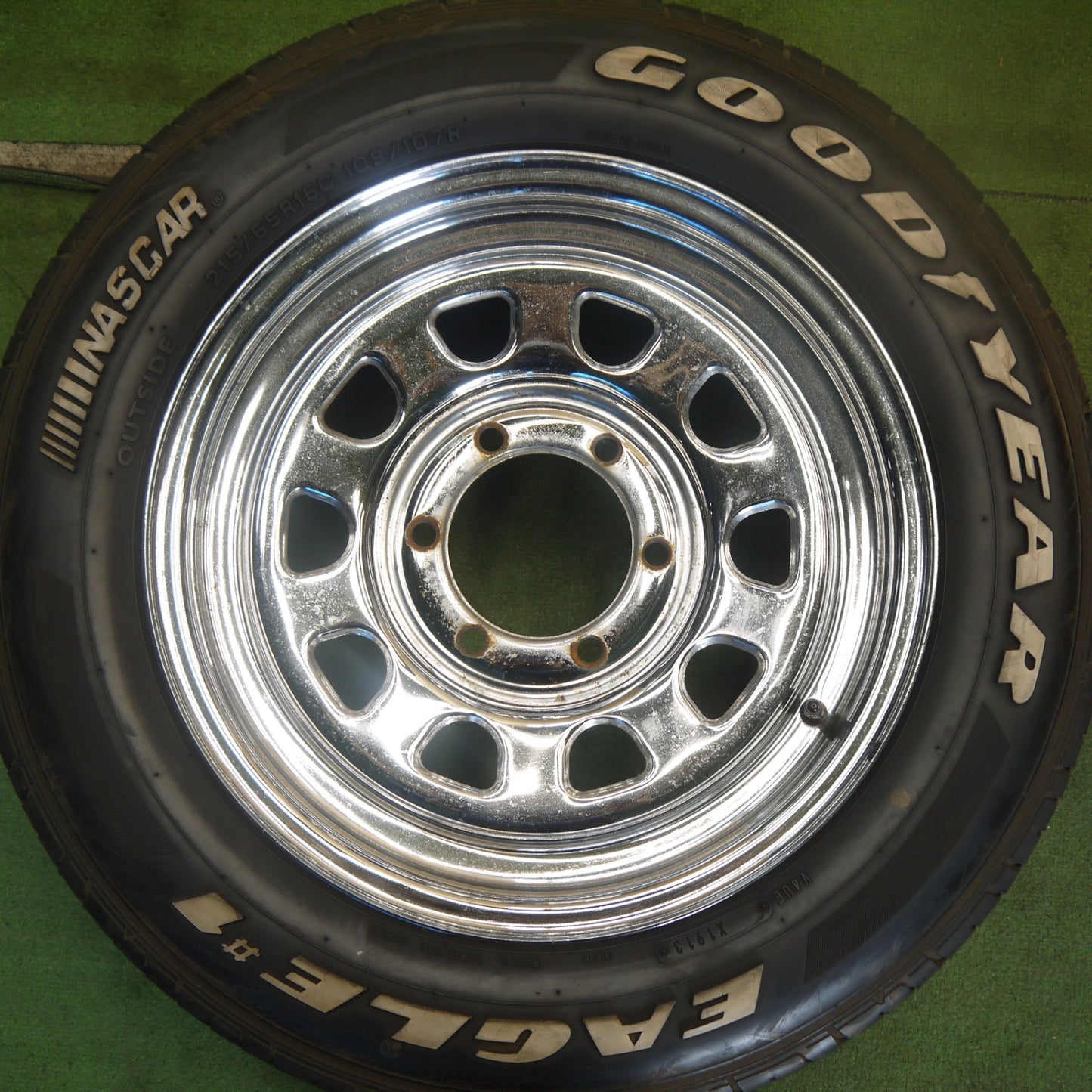 バリ溝！9.5分◎215/65R16 109/107R グッドイヤー イーグル #1 ナスカー DAYTONA デイトナ スチール 16インチ PCD139.7/6H◎6061501Hノ