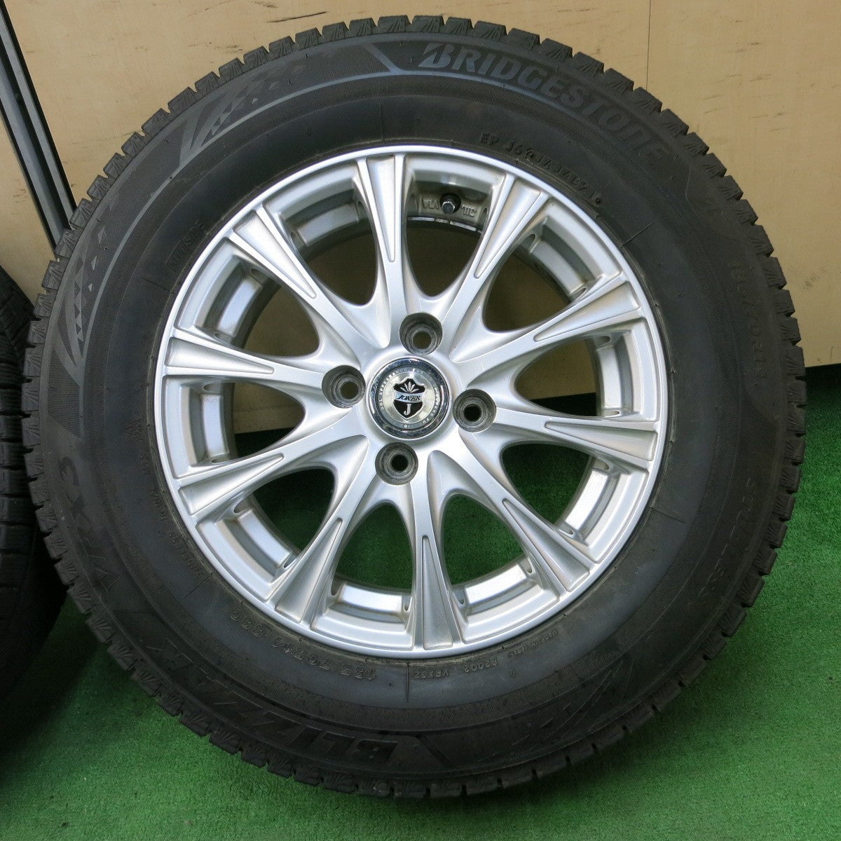 *送料無料* キレイ！21年★スタッドレス 185/70R14 ブリヂストン ブリザック VRX3 JOKER ジョーカー 14インチ PCD100/4H★4061004ナス
