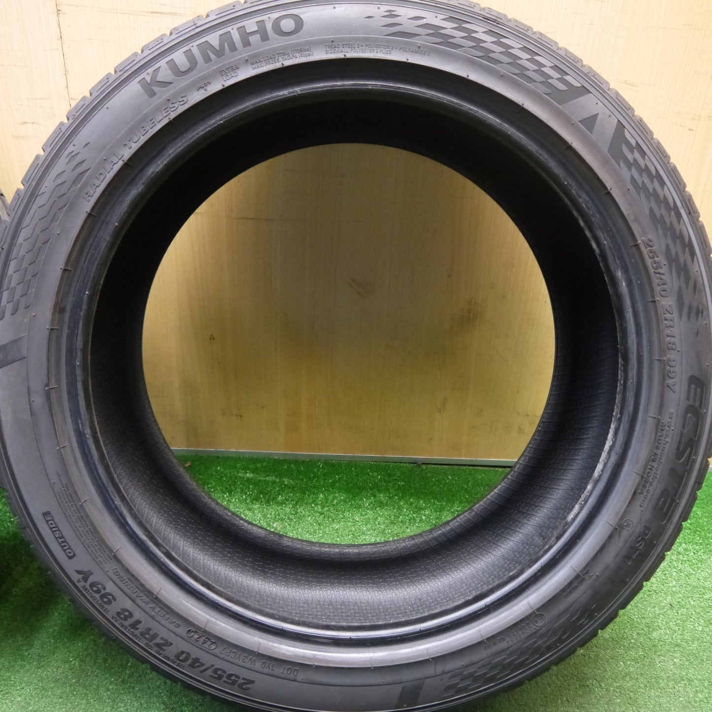 バリ溝！25年！9.5分以上！2本★255/40R18 クムホ エクスタ PS71 ECSTA タイヤ 18インチ レクサス IS ベンツ CLS E SL クラス BMW 3 4シリーズ Z4 等★6012807Hノタ