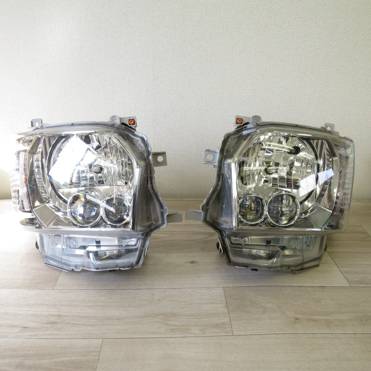 [送料無料] 左右セット！コンピューター付き◇トヨタ 200系 ハイエース 純正 LED ヘッドライト KOITO 26-137 ヘッドランプ TOYOTA◇