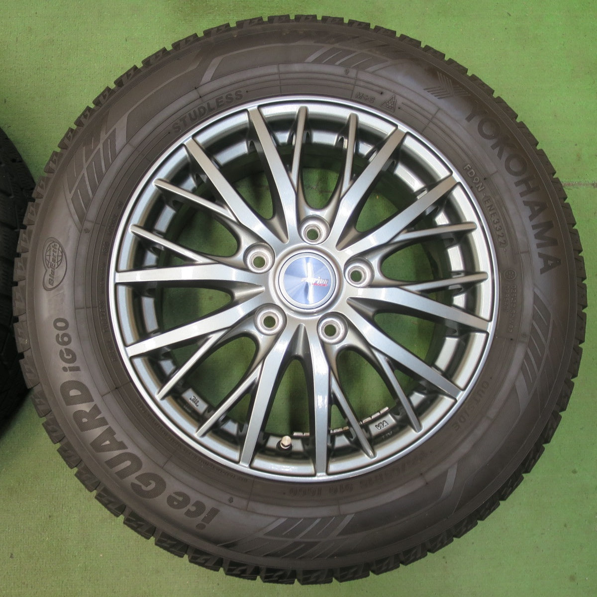 バリ溝！22年！キレイ！8.5分★スタッドレス 195/65R15 ヨコハマ アイスガード iG60 ravrion RM01 ラブリオン 15インチ PCD114.3/5H★5100605イス