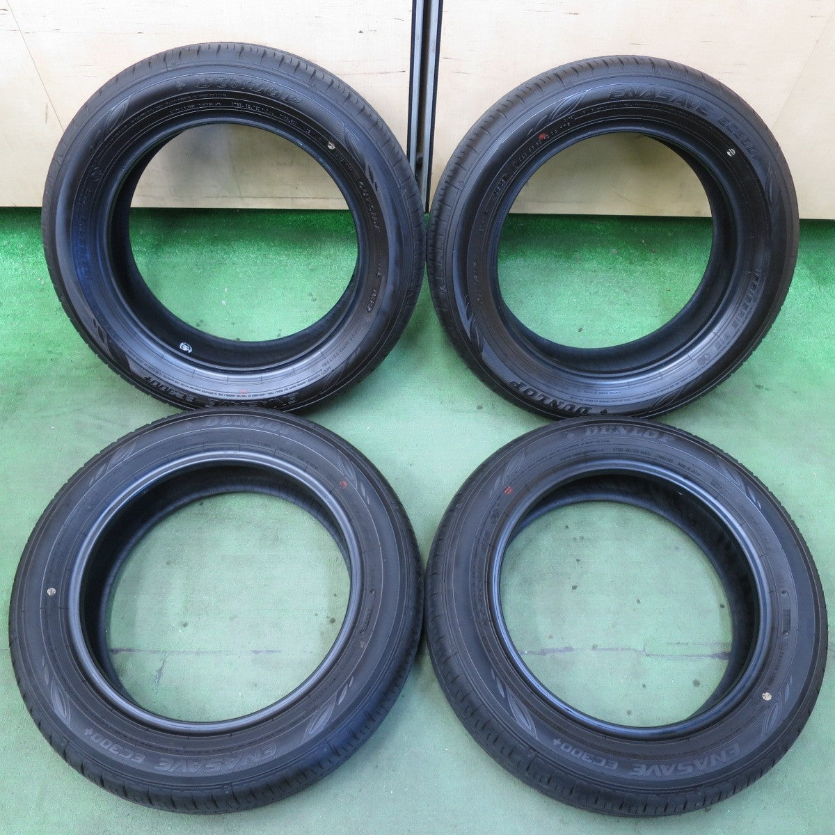 新車外し！25年★165/65R15 ダンロップ エナセーブ EC300+ タイヤ 15インチ タフト ソリオ デリカ D:2 等★5112005イノタ