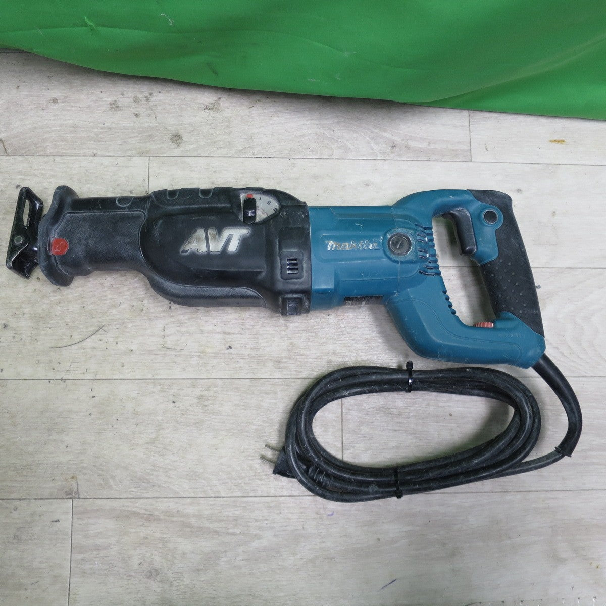 [送料無料] ☆マキタ レシプロソー 100V JR3070CT セーバーソー セーバソー 電気 のこぎり ケース付き 電動 工具☆