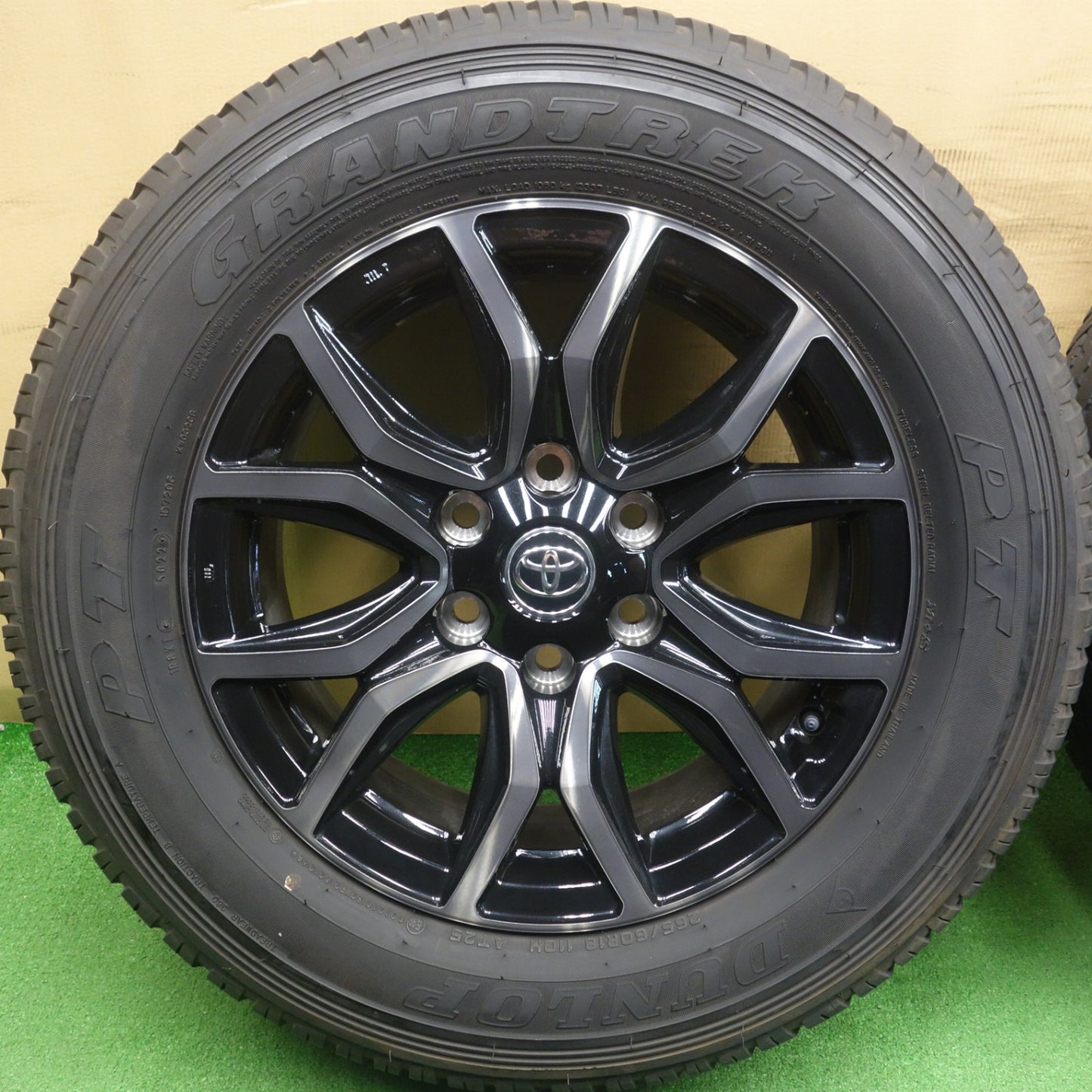 バリ溝！22年！キレイ！9.5分◎トヨタ GUN125 ハイラックス 純正 265/60R18 ダンロップ グラントレック PT AT25 18インチ PCD139.7/6H◎6060501KTノ
