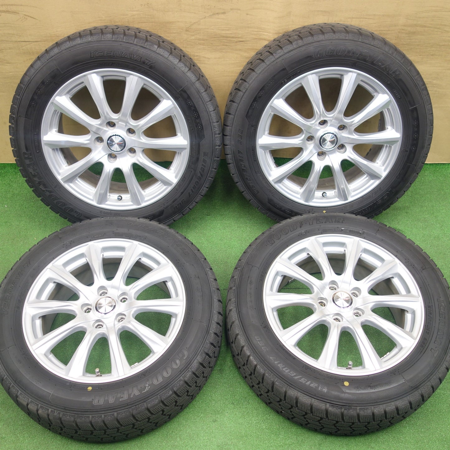 バリ溝！23年！キレイ！9.5分★スタッドレス 215/60R17 グッドイヤー アイスナビ7 JOKER ジョーカー 17インチ PCD114.3/5H★6031402KTス