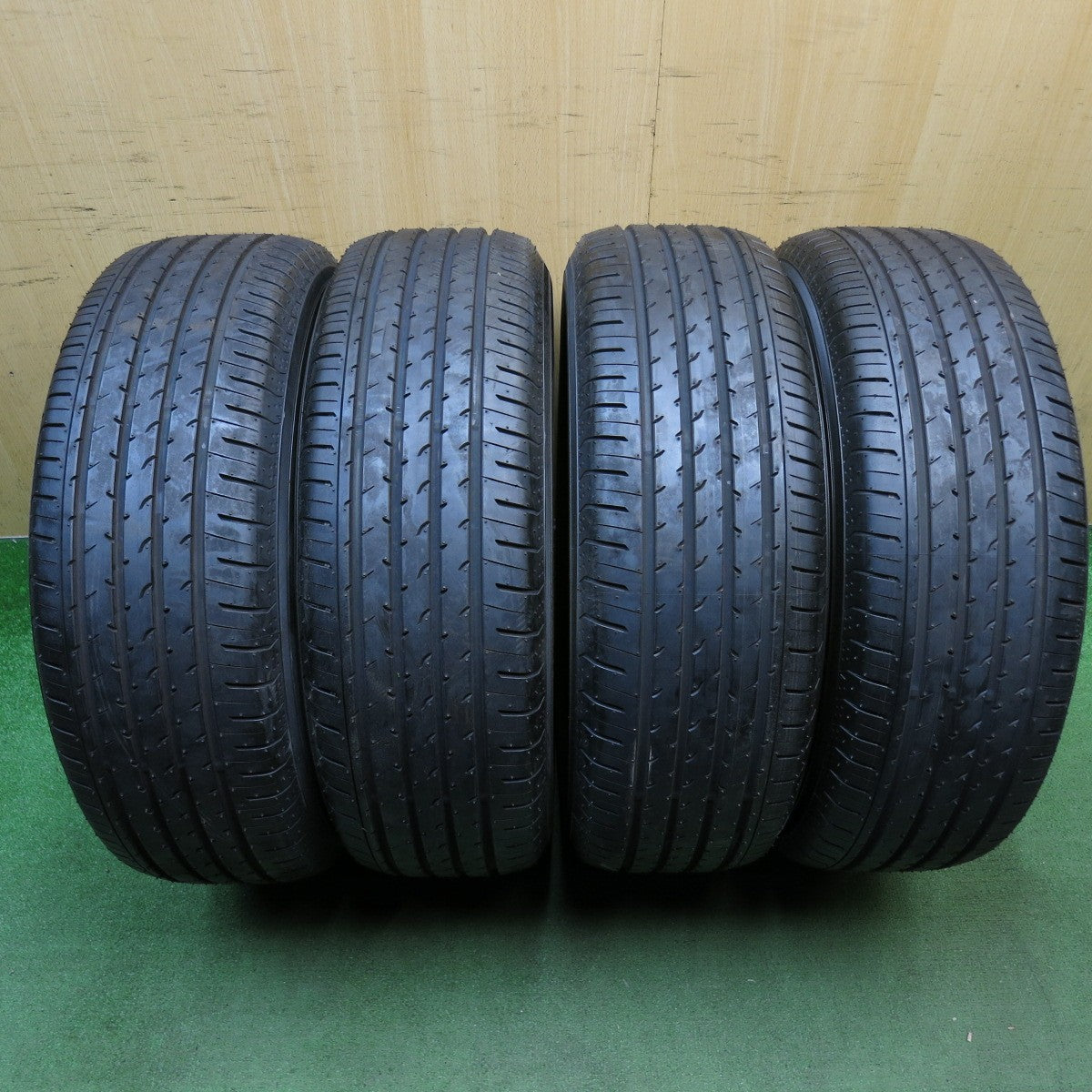 新車外し！24年◎225/65R17 ヨコハマ アドバン V03 タイヤ 17インチ レクサス NX ハリアー RAV4 40系 アルファード 等◎6101402KKノタ