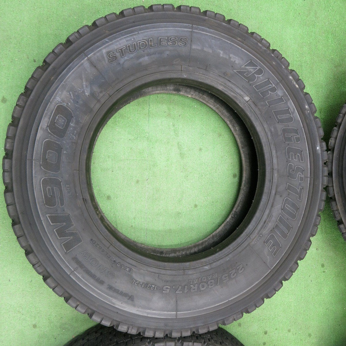 4本価格★トラック タイヤ 225/80R17.5 123/122L スタッドレス ブリヂストン W900 17.5インチ★5031203ナスタ