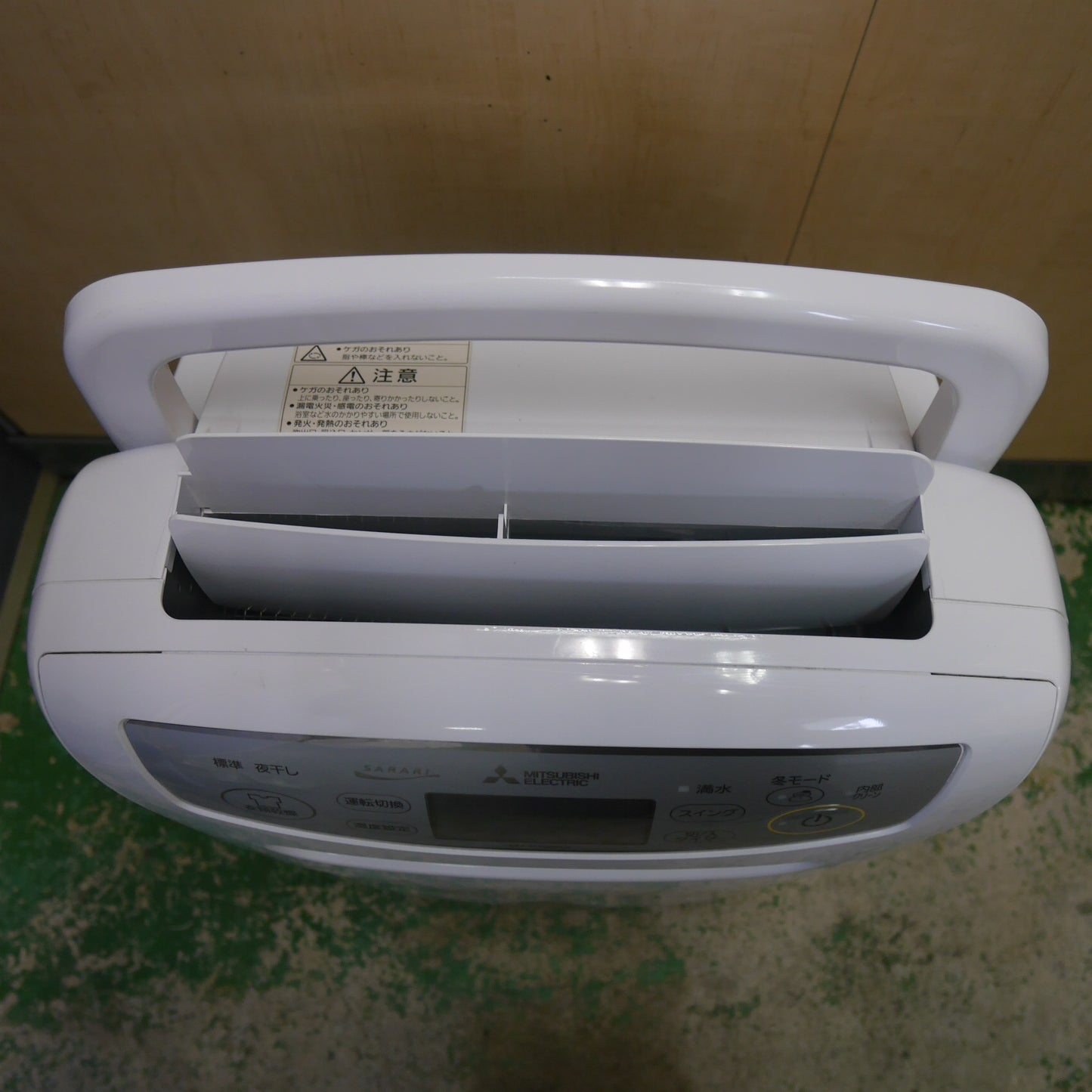 [送料無料] キレイ☆三菱 衣類 乾燥 除湿機 MJ-P180RX-W SARARI 除湿器 サラリ 2020年製 タンク容量 4.7L 100V☆