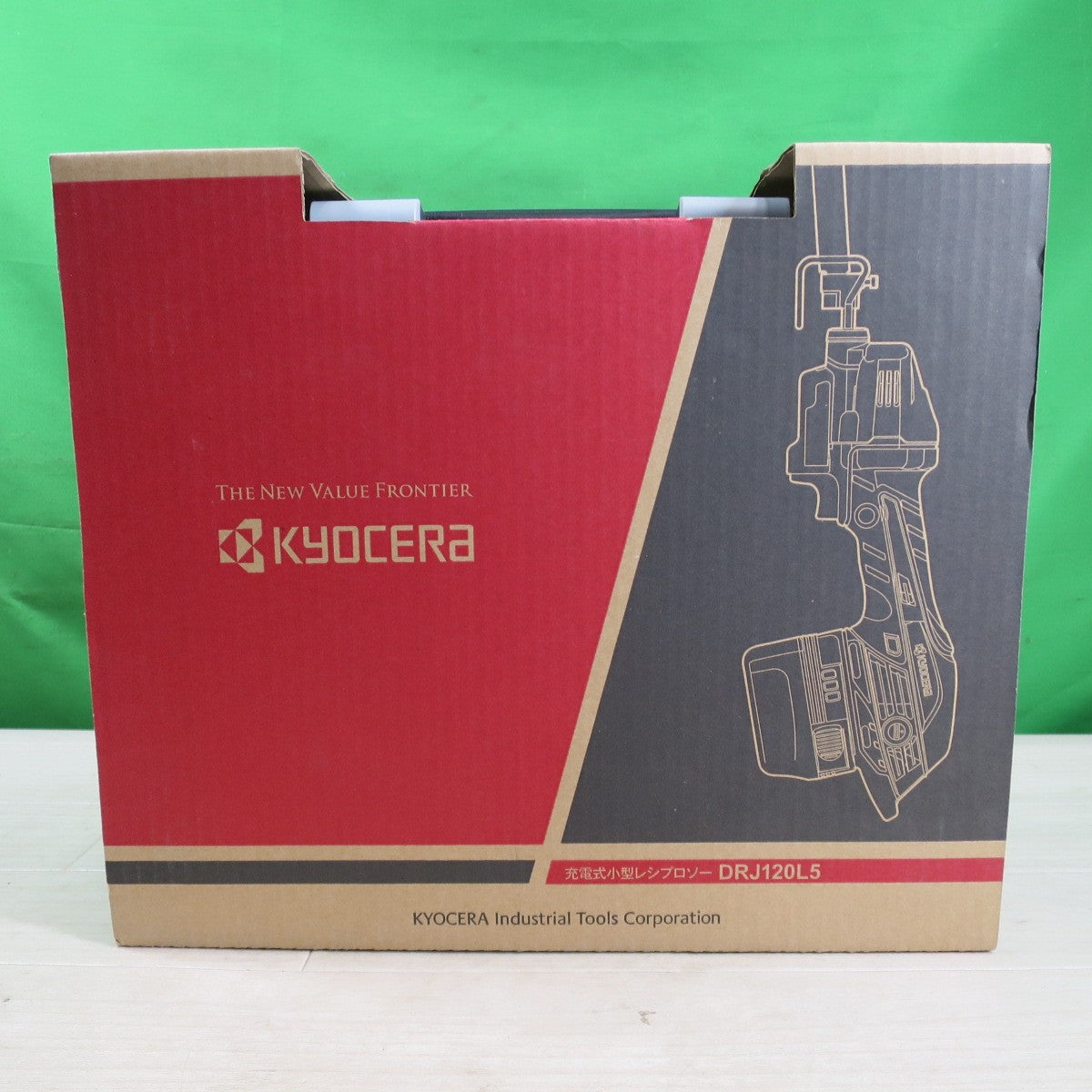 [送料無料] ほぼ未使用！美品☆KYOCERA 京セラ 充電式 小型 レシプロソー DRJ120 電動 工具 切断機 セーバソー セーバーソー☆