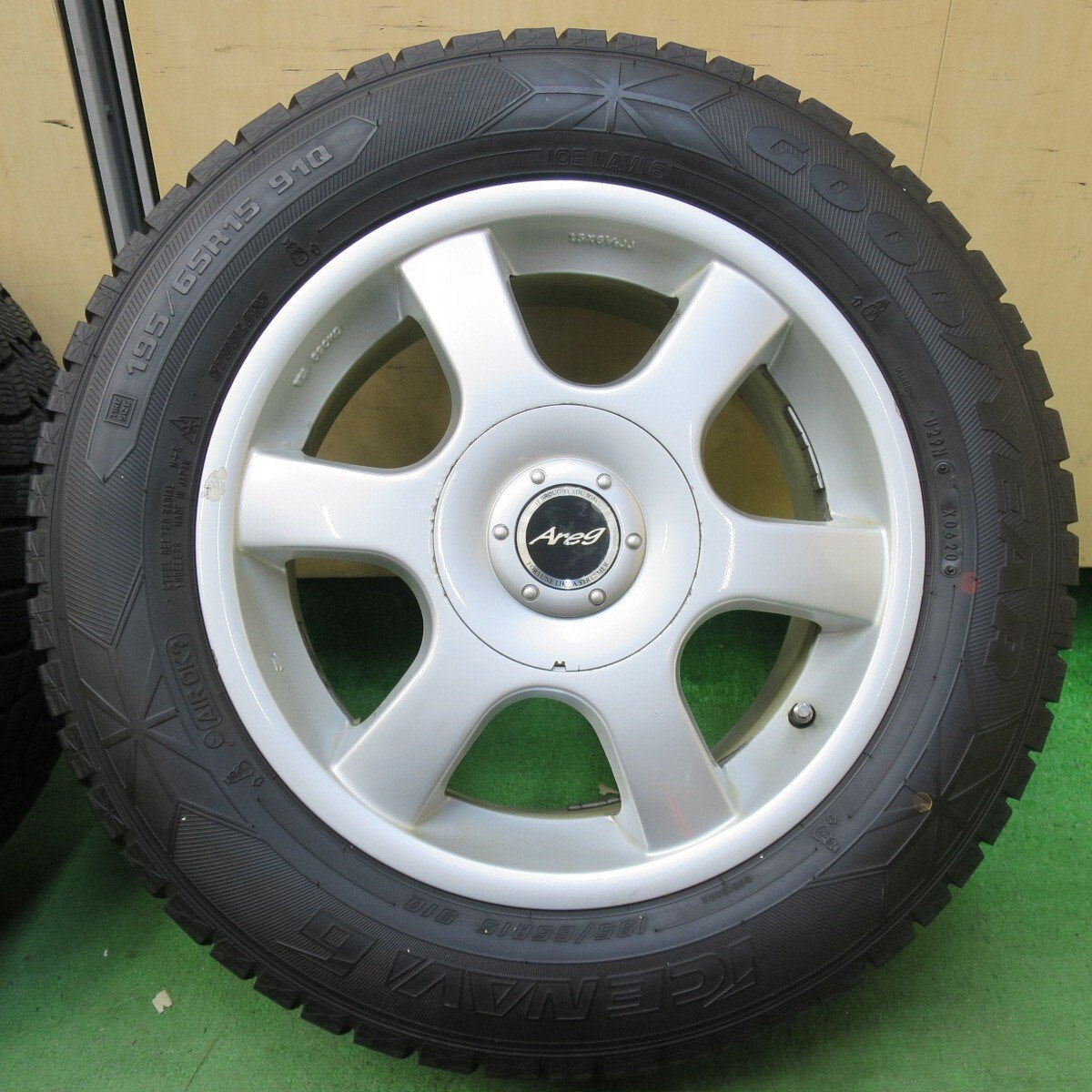 バリ溝！9分★スタッドレス 195/65R15 グッドイヤー アイスナビ6 Areg 15インチ PCD100 114.3/5H マルチ★5021501イス
