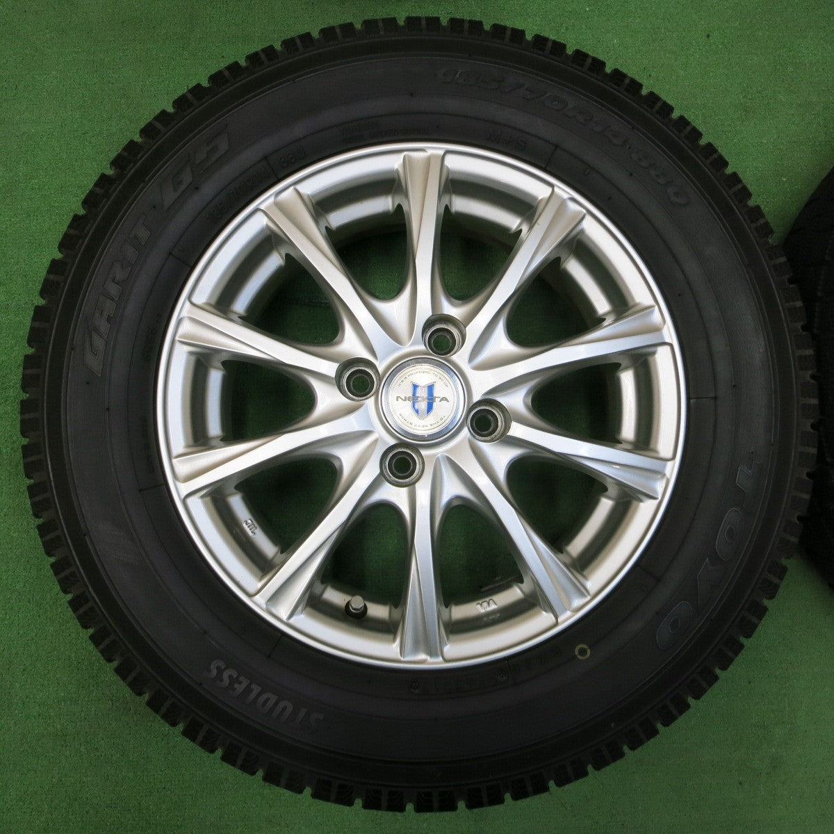 *送料無料* バリ溝！キレイ！9.5分★スタッドレス 185/70R14 トーヨー ガリット G5 NEXTA ネクスタ 14インチ PCD100/4H★4052402イス