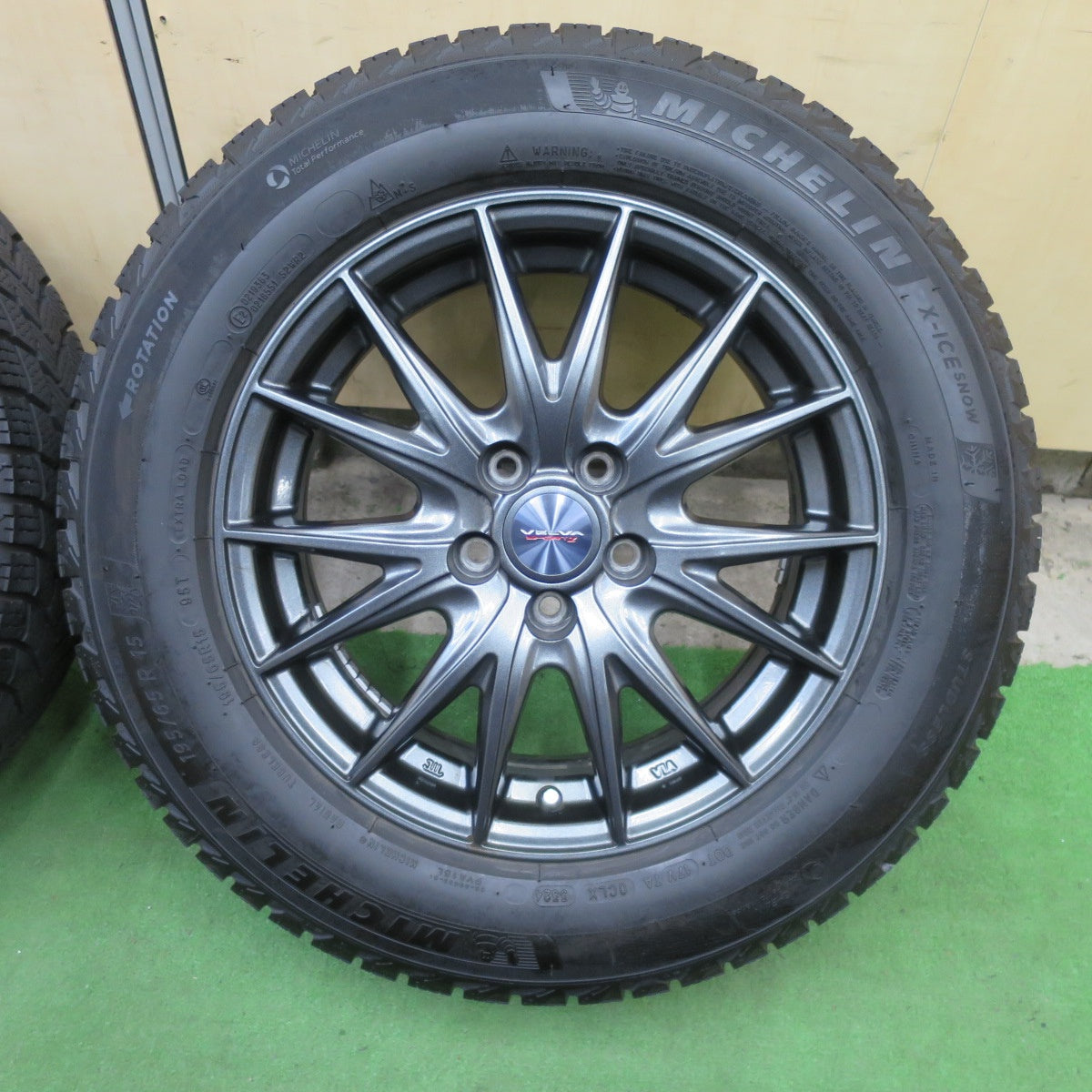 バリ溝！24年！キレイ！ほぼ10分★プリウス 等 195/65R15 スタッドレス ミシュラン X-ICE SNOW VELVA SPORTZ ヴェルヴァ 15インチ PCD100/5H★6021905TTス