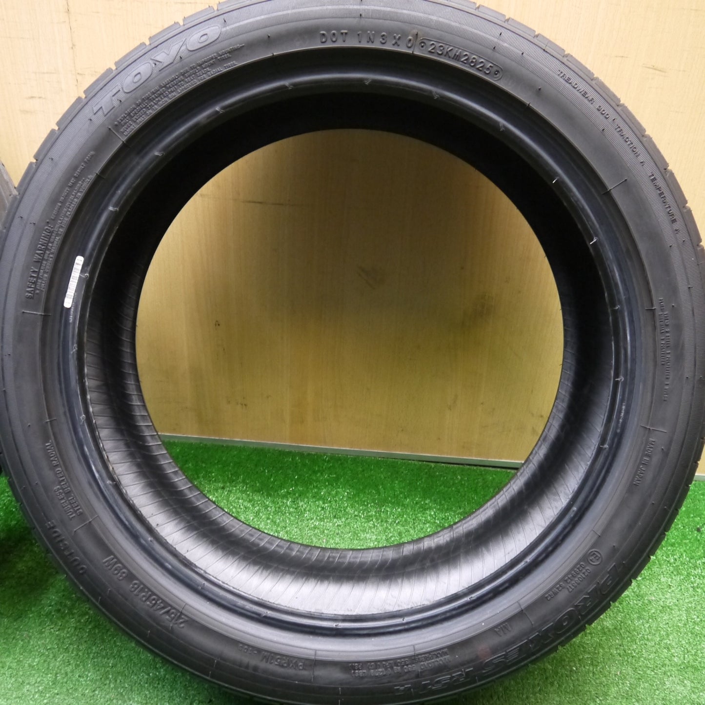 新車外し！25年★215/45R18 トーヨー プロクセス R51A タイヤ 18インチ マツダ3 SAI エクシーガ アクセラ スポーツ 等★5120308Hノタ