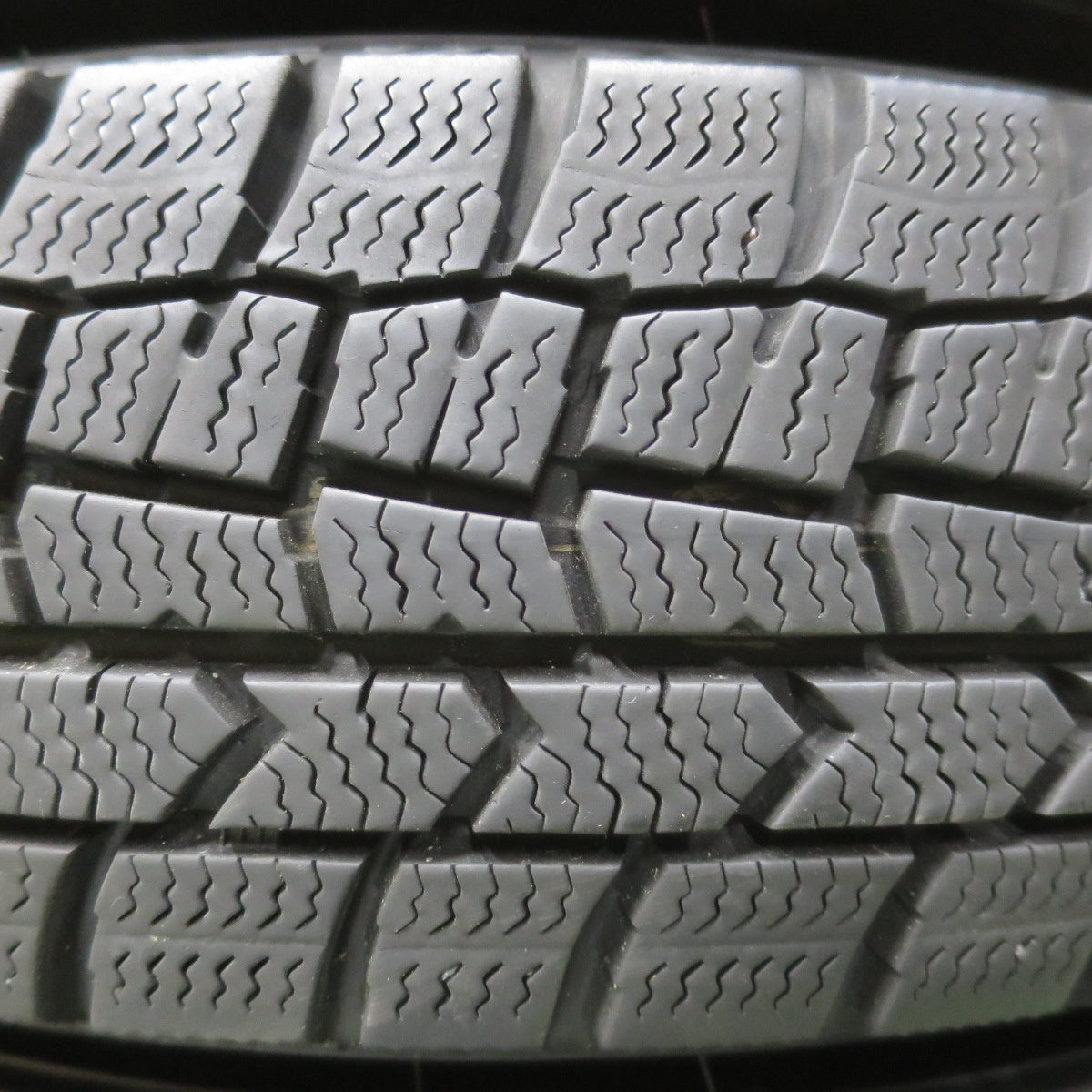 4本価格！22年★スタッドレス 145/80R13 ダンロップ ウインターマックス WM02 ZEPHYR ゼファー 13インチ PCD100/4H★6051805イス