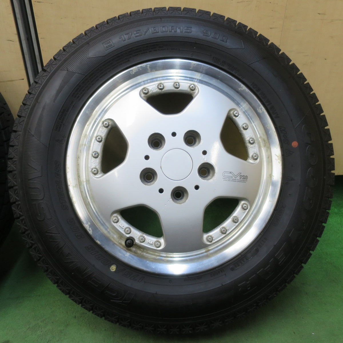 バリ溝！9.5分以上★スタッドレス 175/80R15 グッドイヤー アイスナビ SUV CV928 社外 アルミ 15インチ PCD114.3/5H★5123106イス