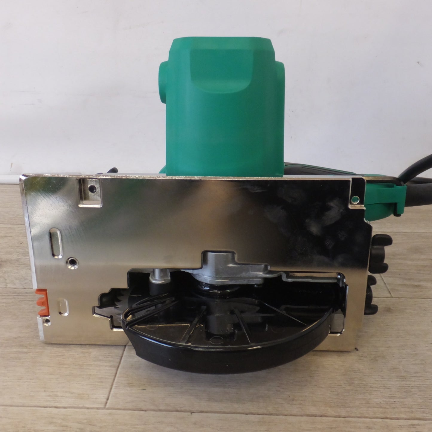 [送料無料] キレイ★マキタ makita 165mm マルノコ M565　155～165mm　100V～ 11A 50-60Hz 1050W　木工用 超硬丸ノコ★