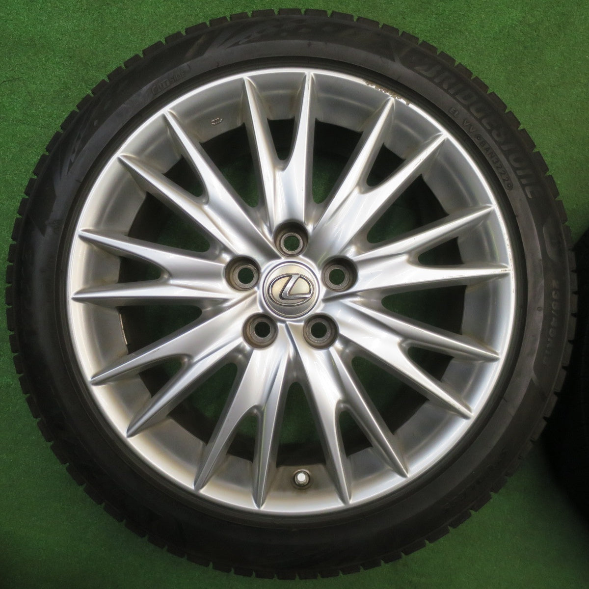 センサー付！バリ溝！22年！9.5分★レクサス GS バージョンL 純正 235/45R18 スタッドレス ブリヂストン ブリザック VRX3 18インチ PCD114.3/5H★5121701NJス