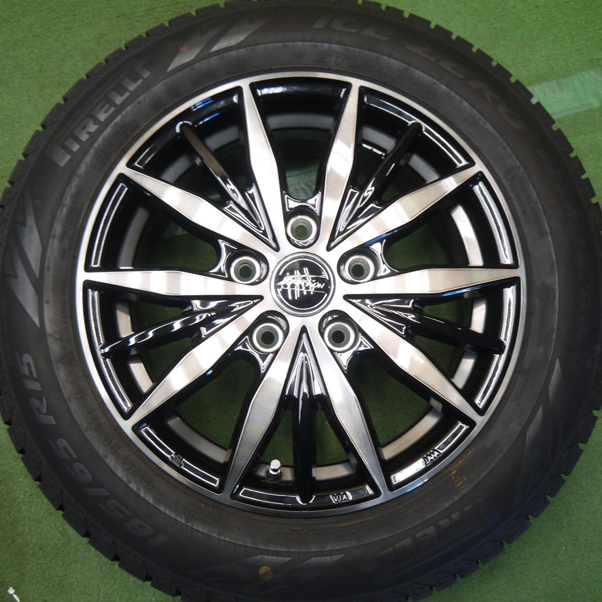 バリ溝！25年！キレイ！9.5分◎スタッドレス 185/65R15 ピレリ アイスゼロ アシンメトリコ F-Direction WF10 F- ディレクション 15インチ PCD114.3/5H◎6093004Hス