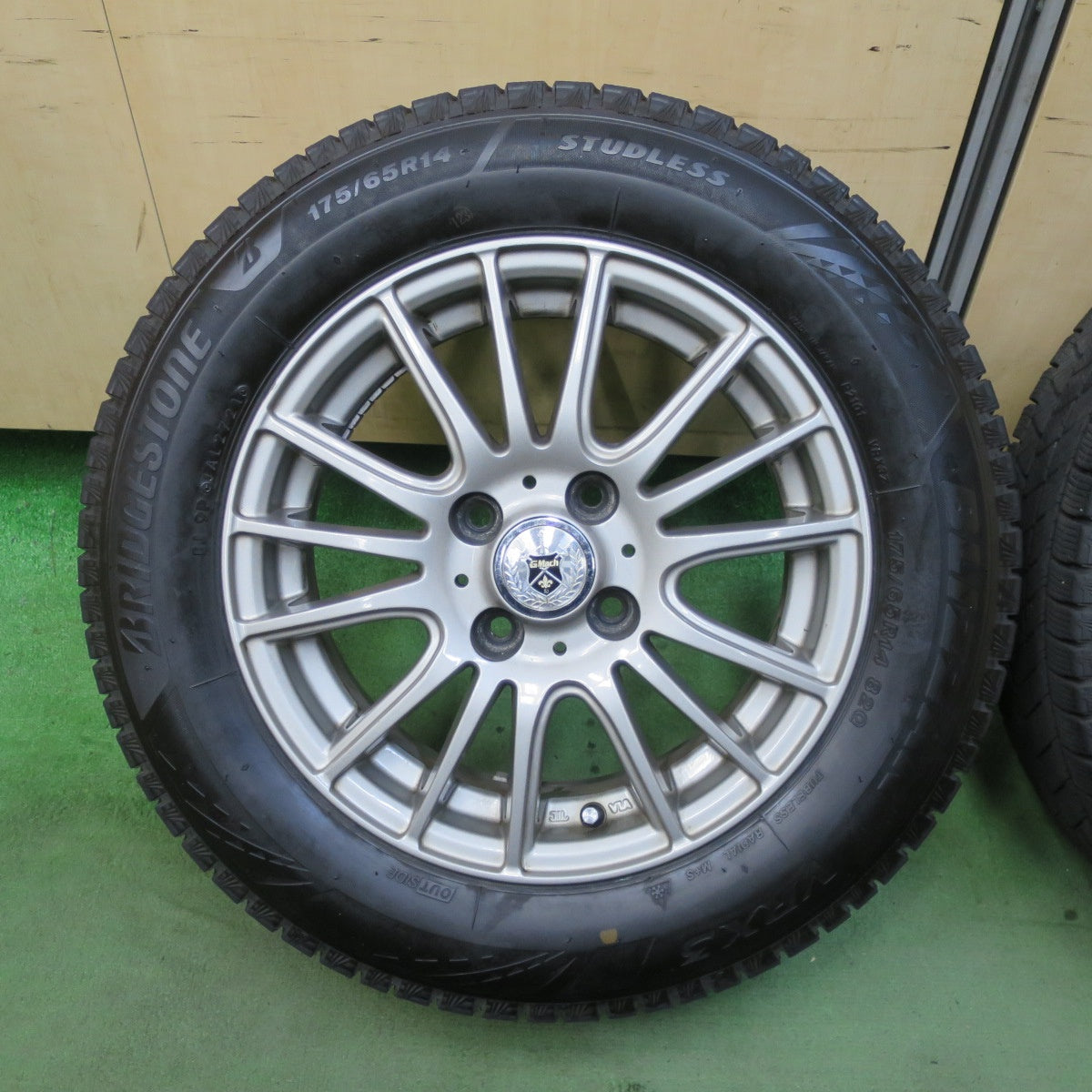 バリ溝！21年！キレイ！8.5分★スタッドレス 175/65R14 ブリヂストン ブリザック VRX3 GMach 14インチ PCD100/4H★5111906TTス