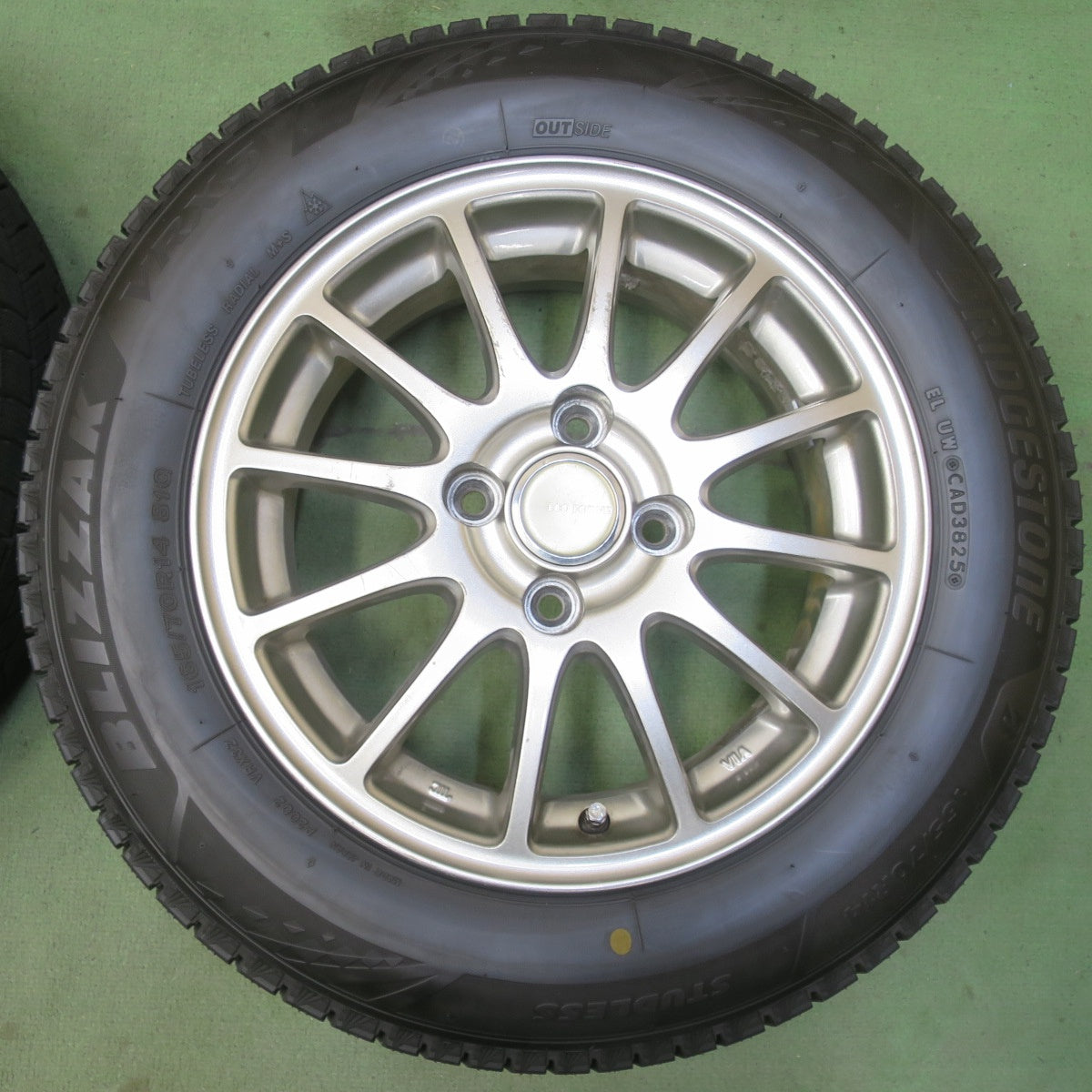 バリ溝！25年！キレイ！ほぼ10分◎スタッドレス 165/70R14 ブリヂストン ブリザック VRX3 ECO FORME エコフォルム 14インチ PCD100/4H◎6092404イス