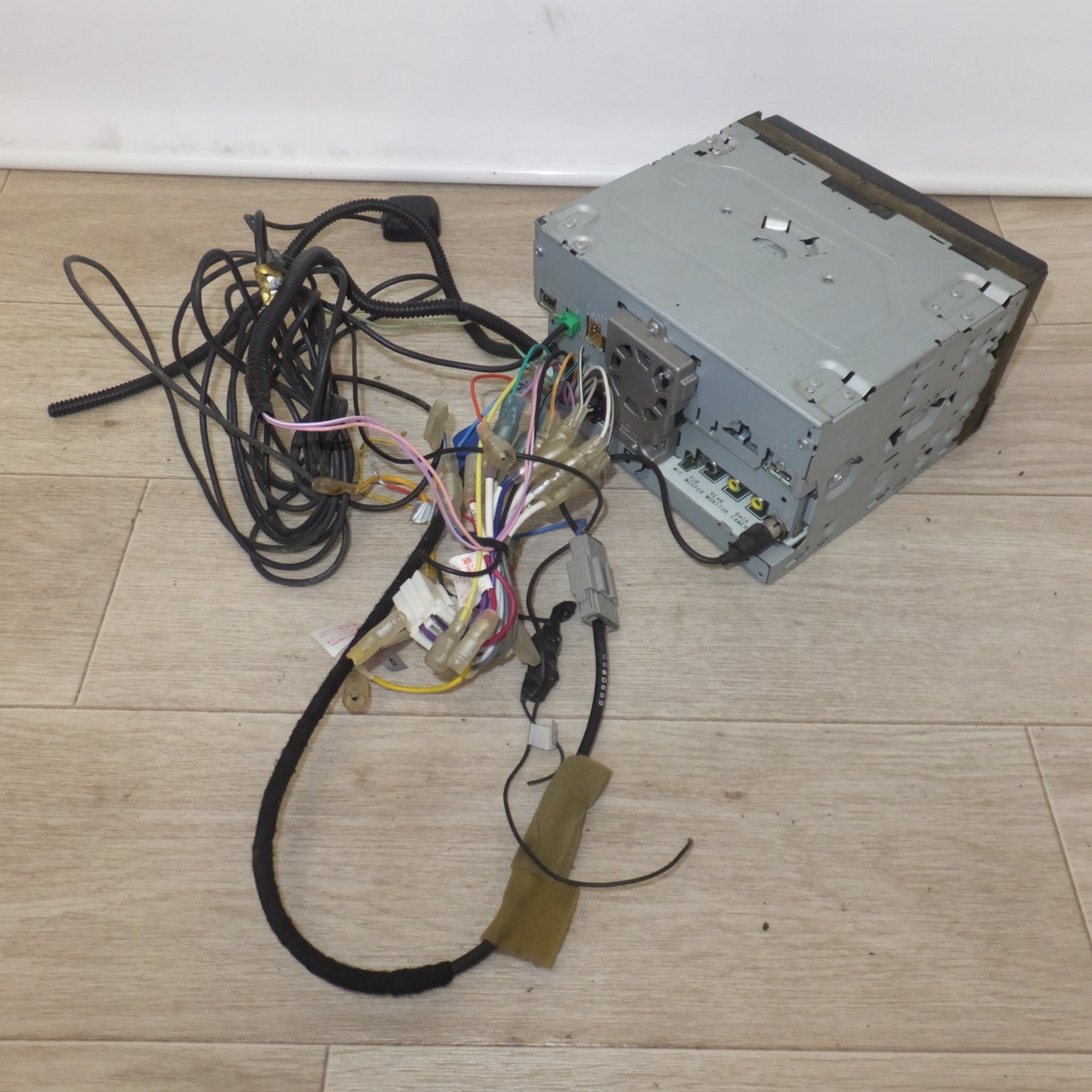 [送料無料] ★カロッツェリア carrozzeria AV一体型メモリーナビゲーション 楽ナビ AVIC-RZ22[8]★