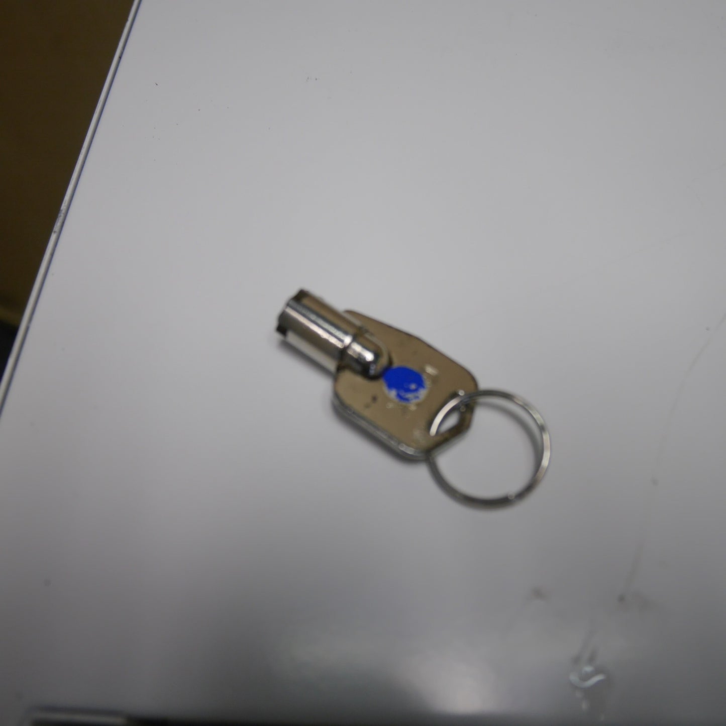 [送料無料] 鍵付き☆Daito ダイト 手動式 自動 販売機 DF-5 トレカ トレーディング カード 自販機 ガチャ 遊戯王 現状品☆