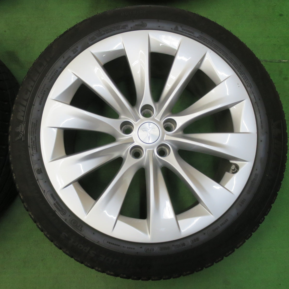 [送料無料] センサー付き！バリ溝！キレイ！9.5分★テスラ モデルX 純正 255/45R20 275/45R20 ミシュラン LATITUDE Sport3 20インチ PCD120/5H★5031810イノ