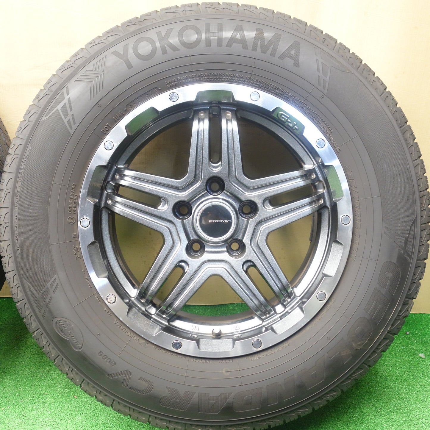 バリ溝！23年！キレイ！8.5分★PREMIX GRAVAS-JⅡ G-Jr 235/70R16 ヨコハマ ジオランダー CV G058 16インチ プレミックス グラバス J2 PCD114.3/5H★5122103KTノ
