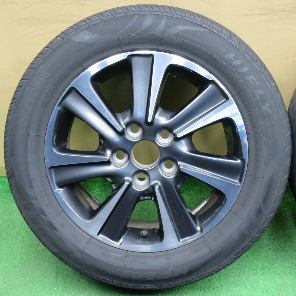 バリ溝！24年！9分★トヨタ 80系 ノア ヴォクシー 純正 205/60R16 ハイフライ HF201 16インチ PCD114.3/5H★6041209NKノ