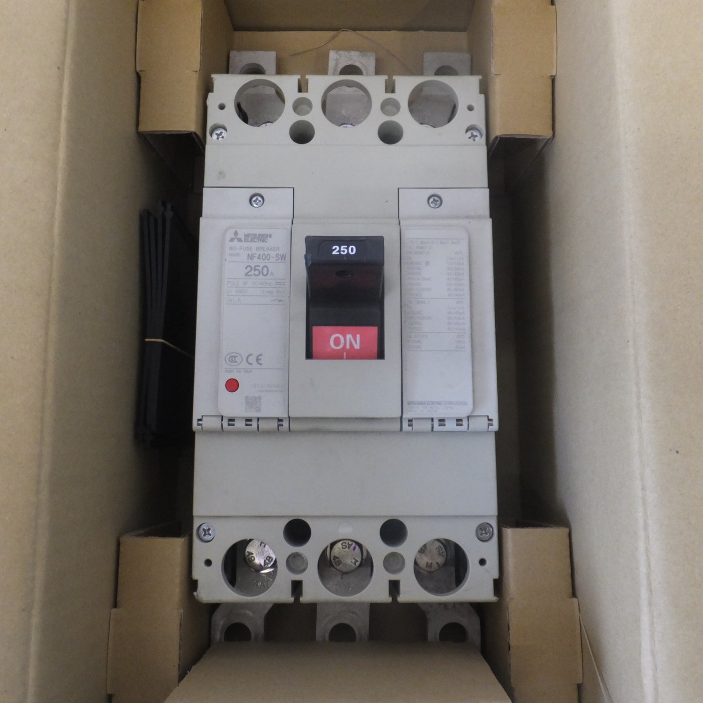 [送料無料] 未使用★三菱 MITSUBISHI 低圧遮断器 ノーヒューズブレーカー NF400-SW　250A 3P 50/60Hz 690V 8kV★